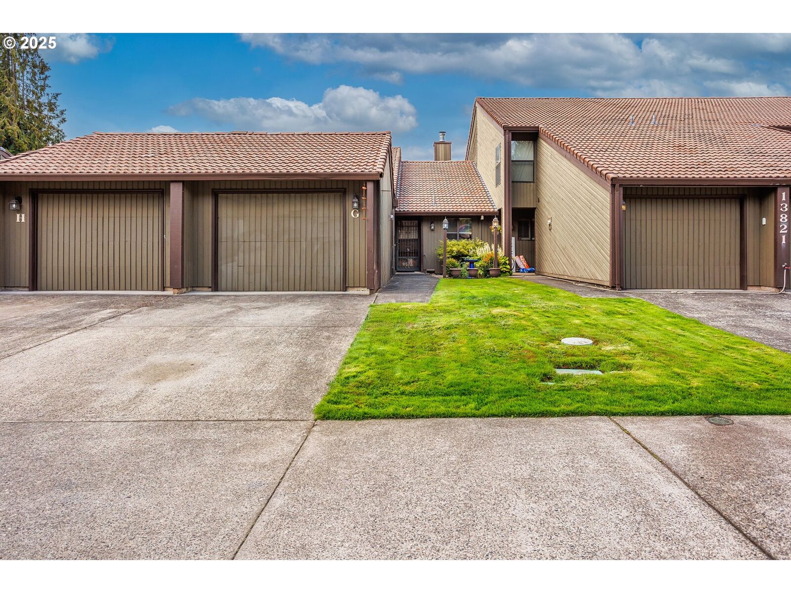 Property Photo:  13821 NW 10th Ct G  WA 98685 