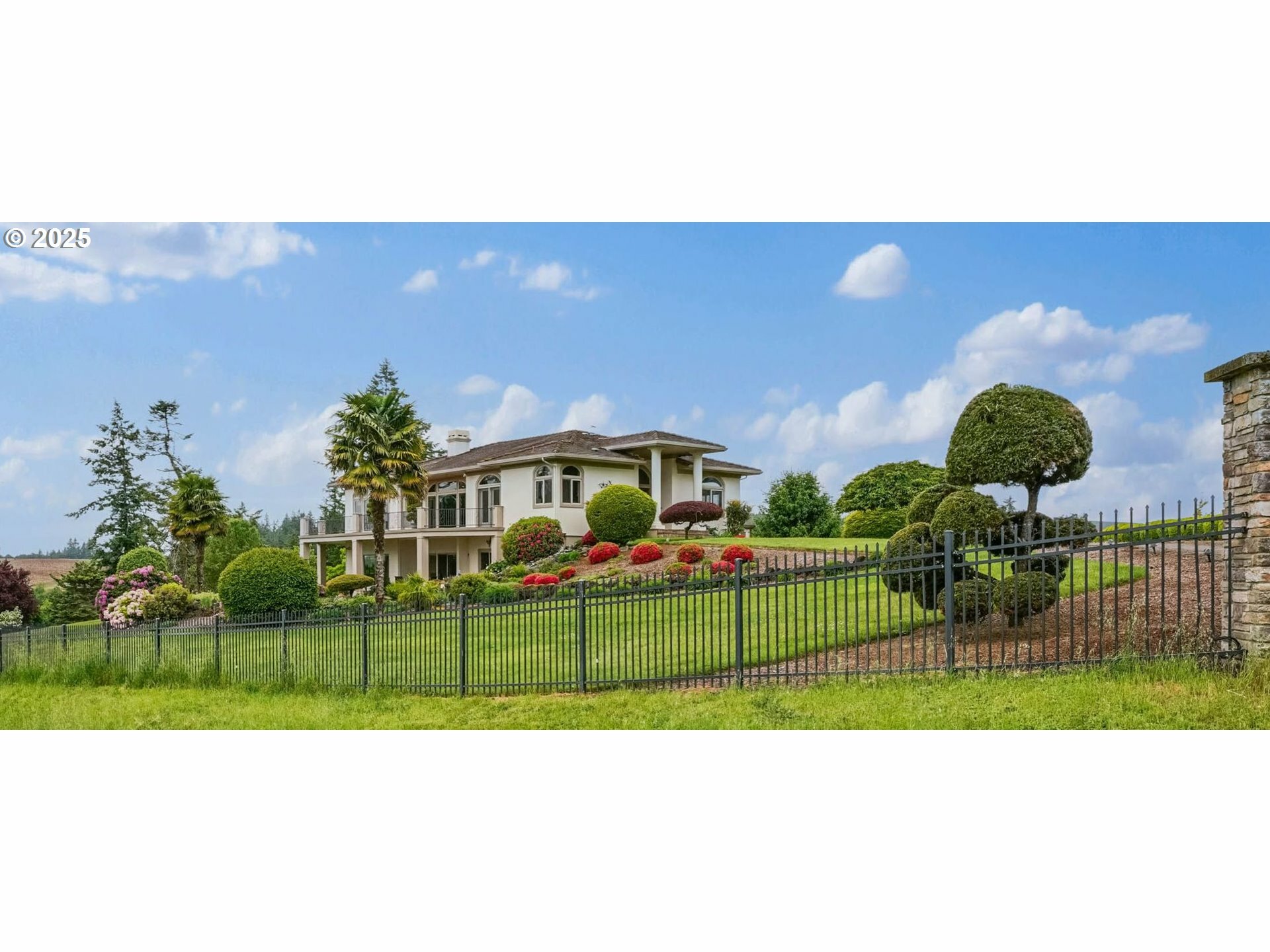 Property Photo: 12033 S Shadow Hills Ct OR 97392