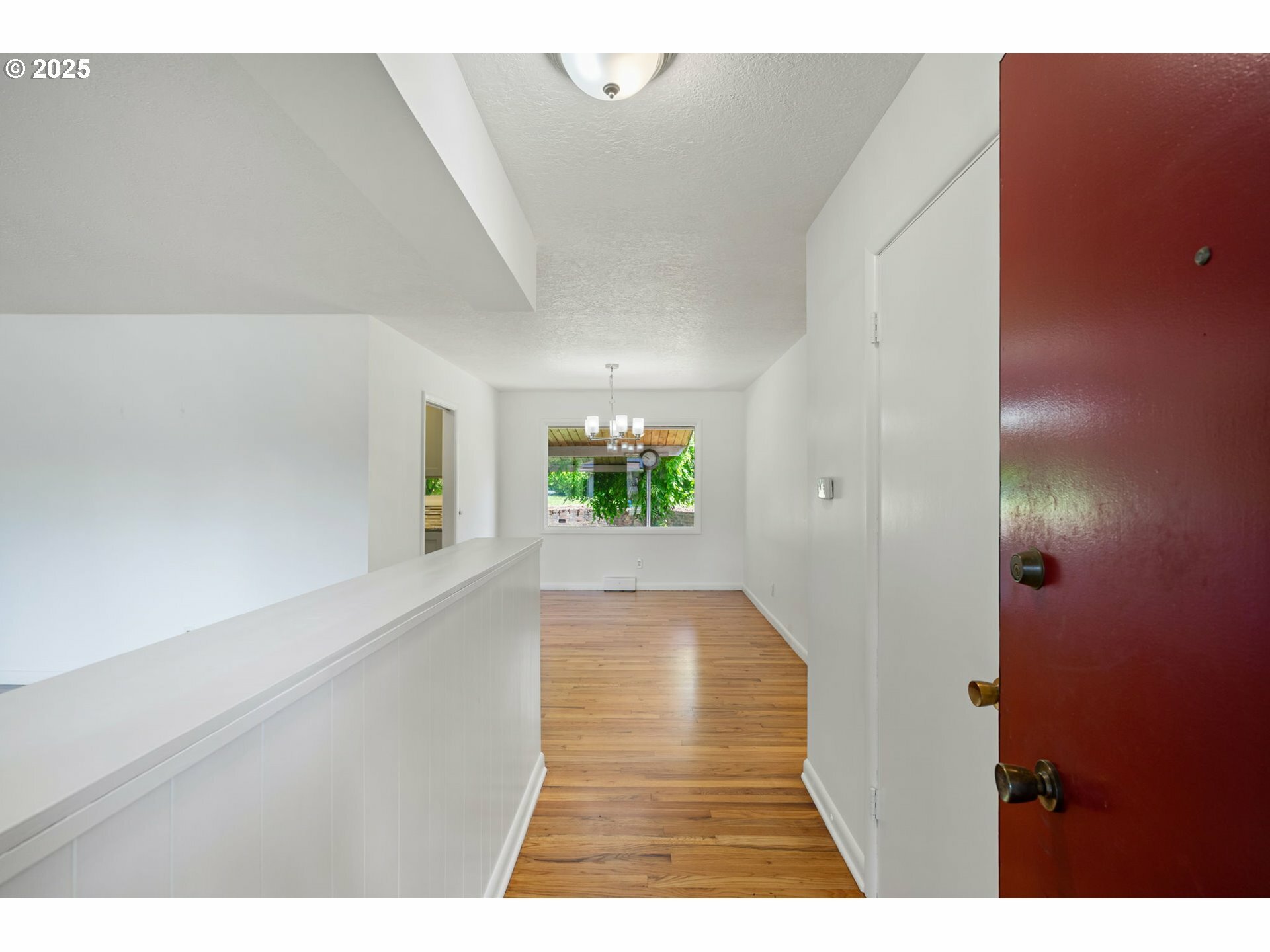 Property Photo:  881 Linn Ave  OR 97045 