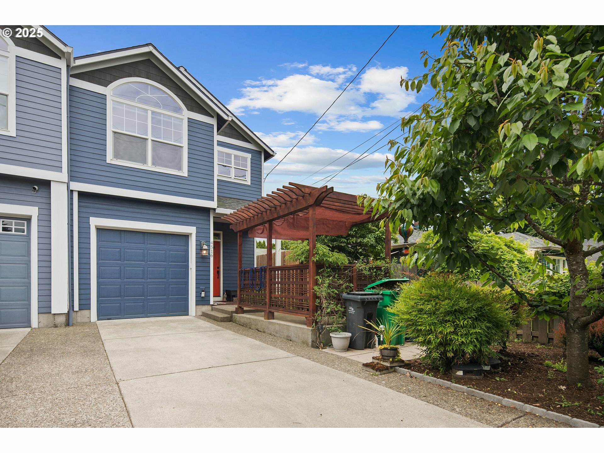 4516 SE Ogden St  Portland OR 97206 photo