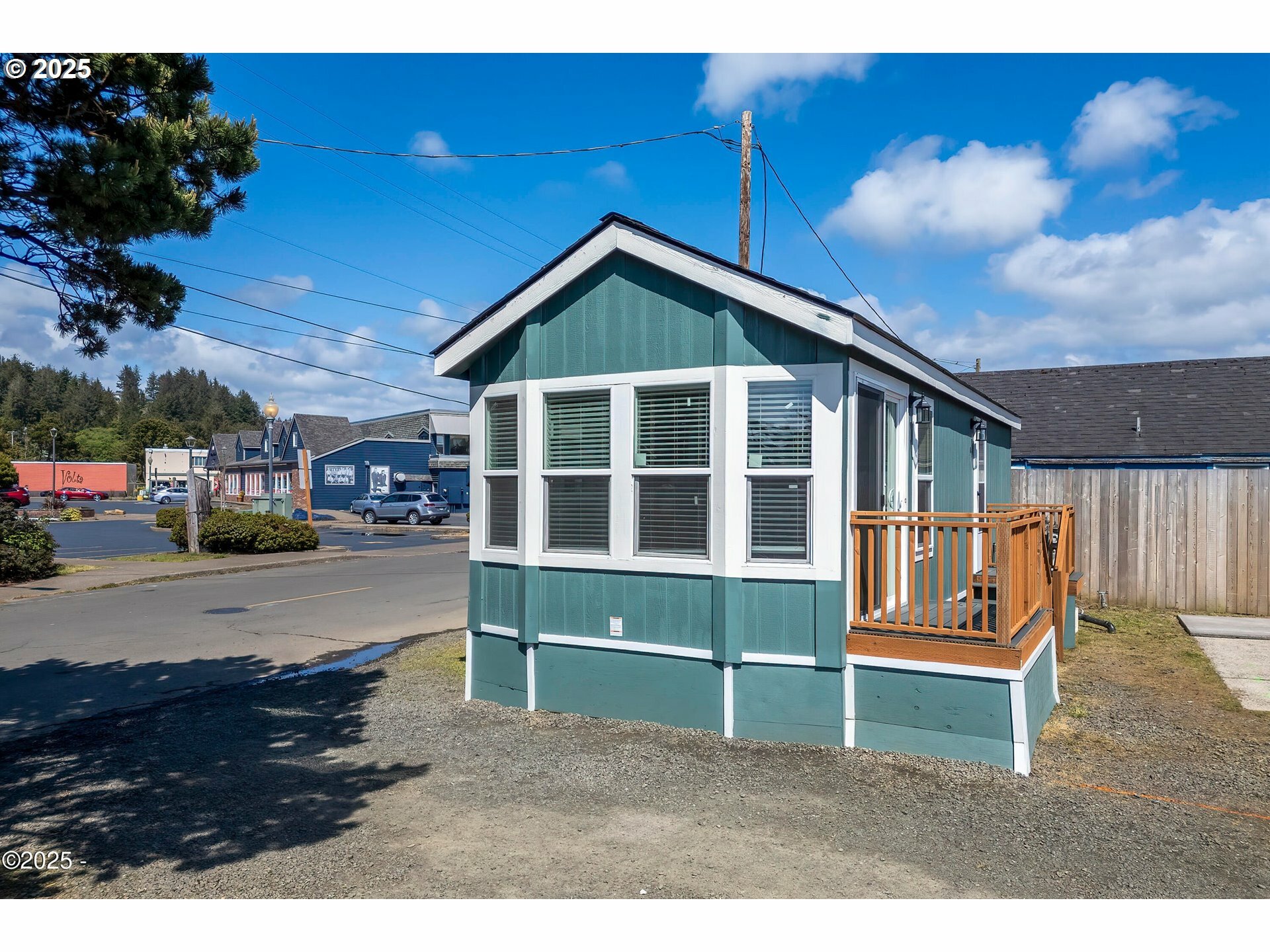Property Photo: 1015 SW 51st St 9 OR 97367
