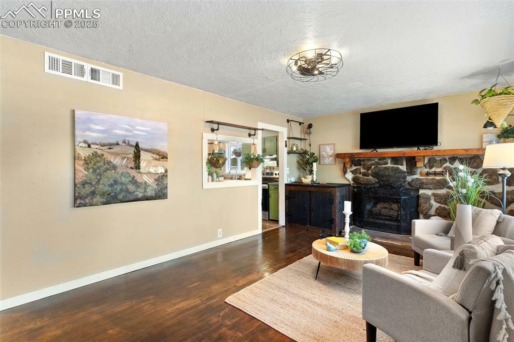 Property Photo: 1004 Montrose Avenue CO 80905