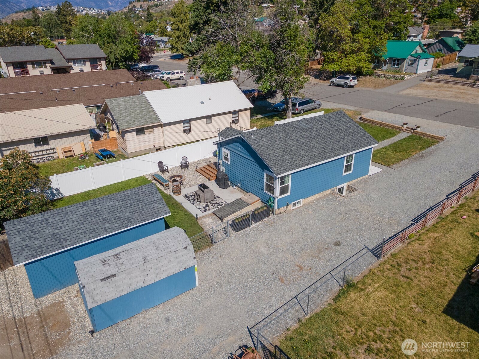 Property Photo: 426 E Nixon Avenue WA 98816