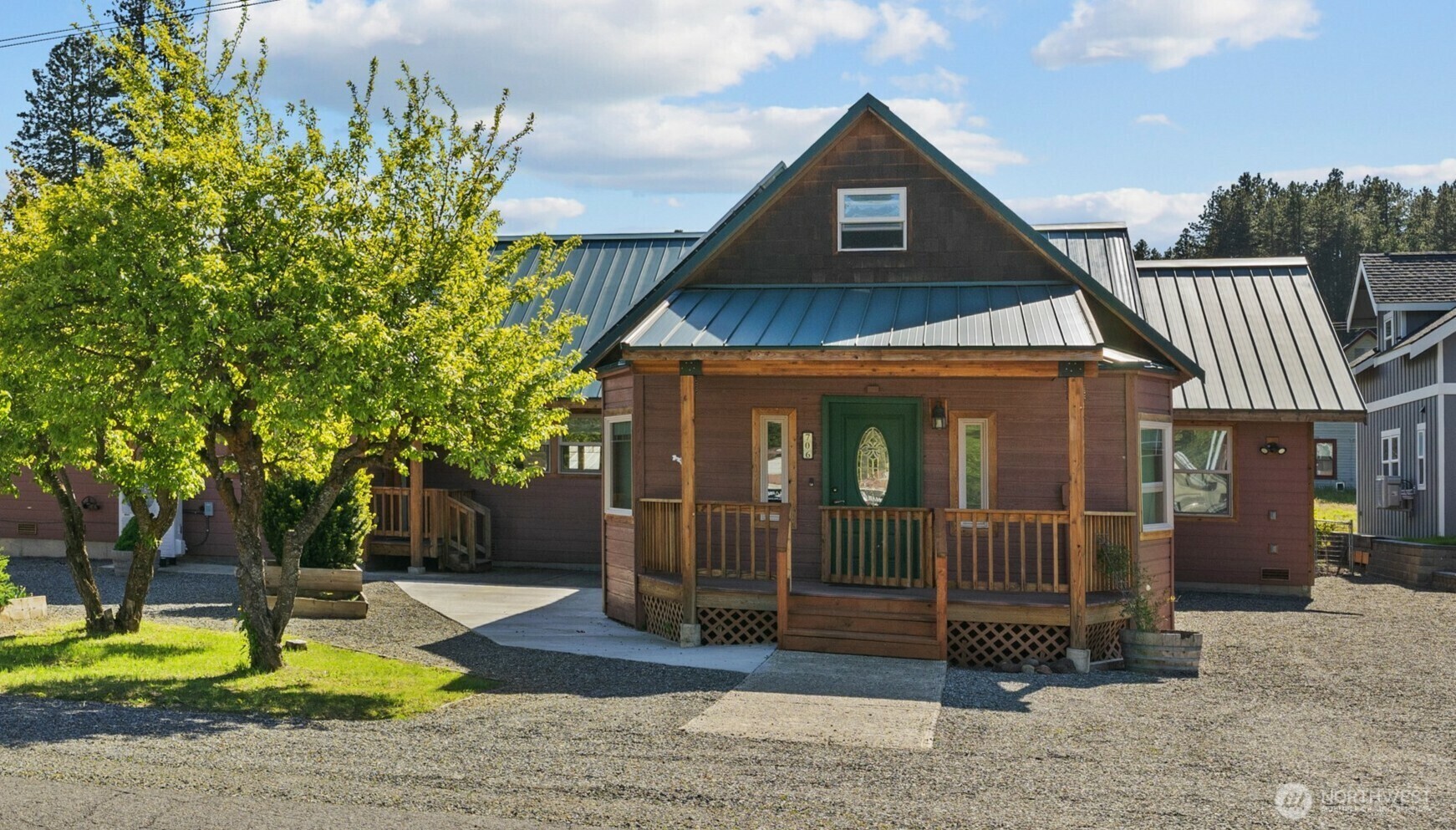 Property Photo: 706 S A Street WA 98941