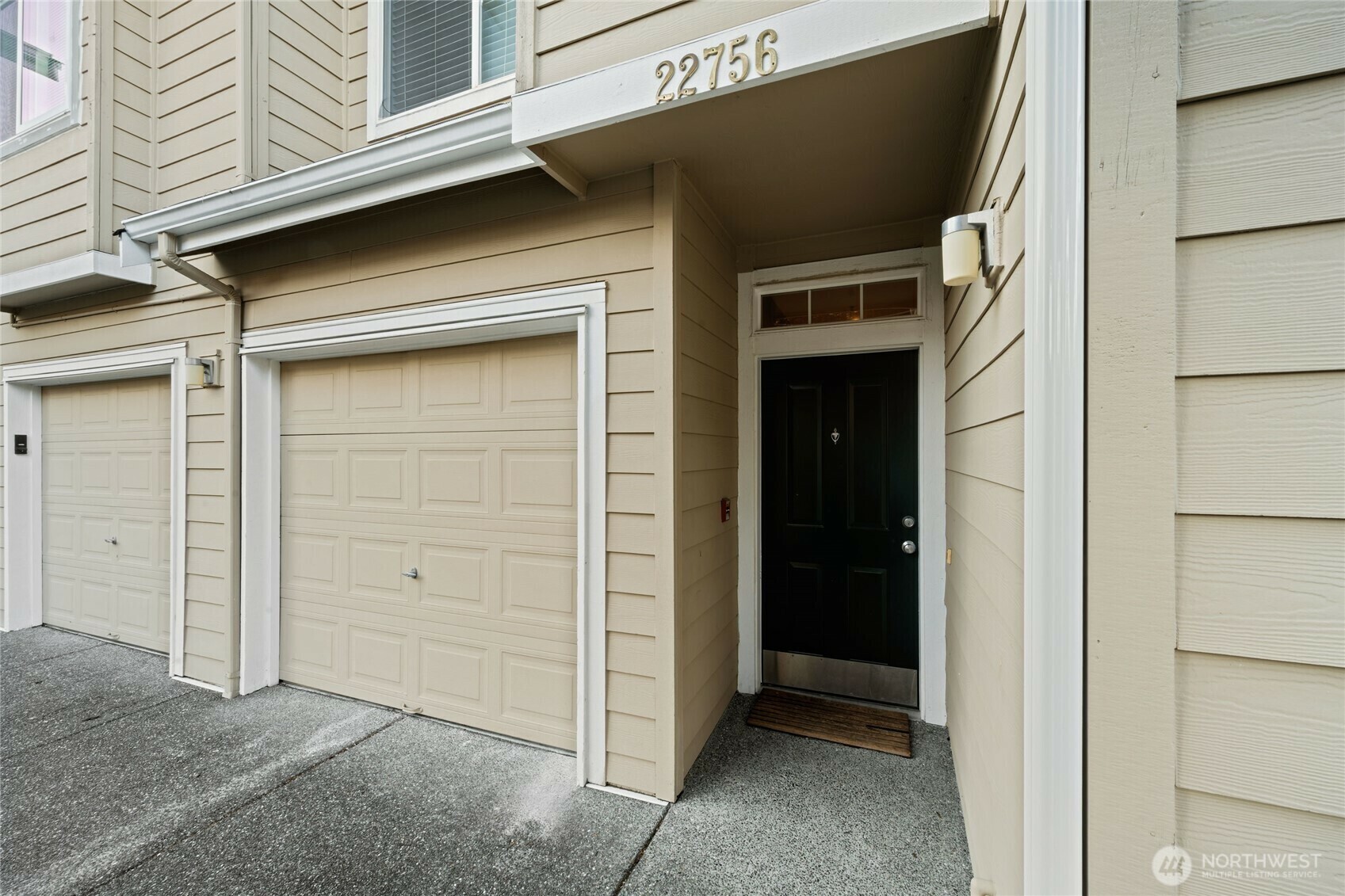 Property Photo: 22756 SE 13th Lane C6 WA 98075