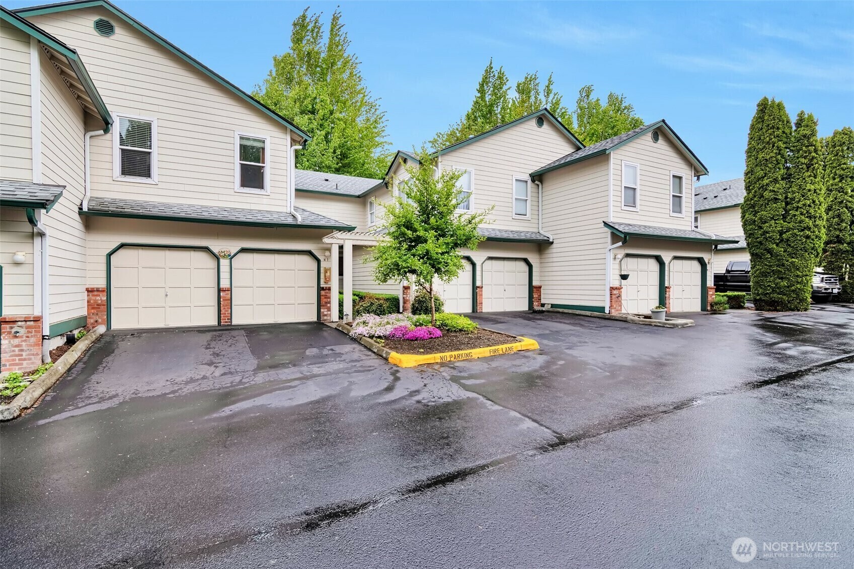 Property Photo:  1131  115th Street SW M2  WA 98204 