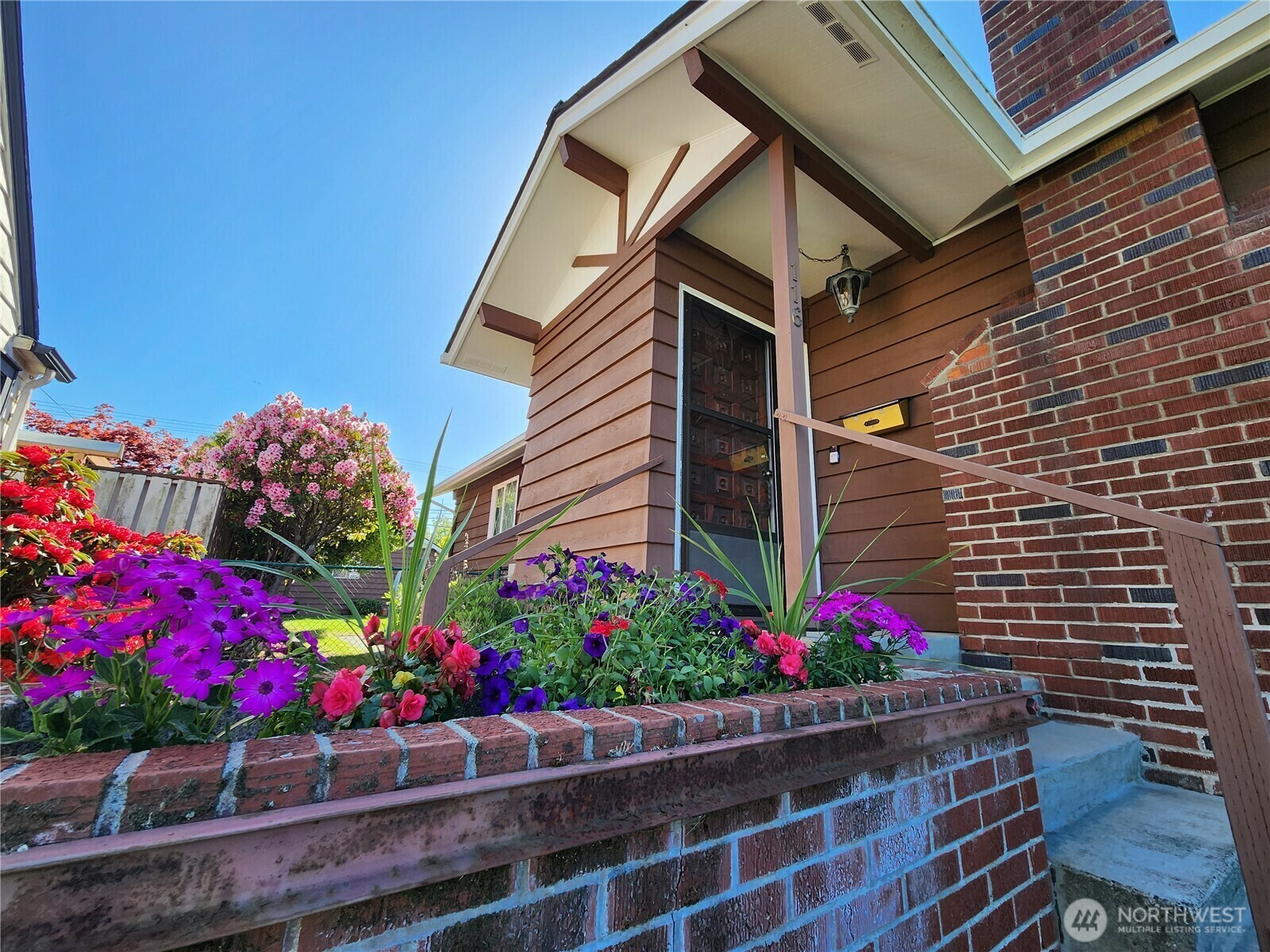 Property Photo: 116 W 4th WA 98362