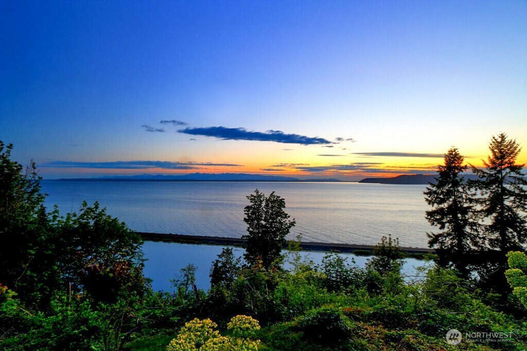 Property Photo: 12603 Possession Lane WA 98026