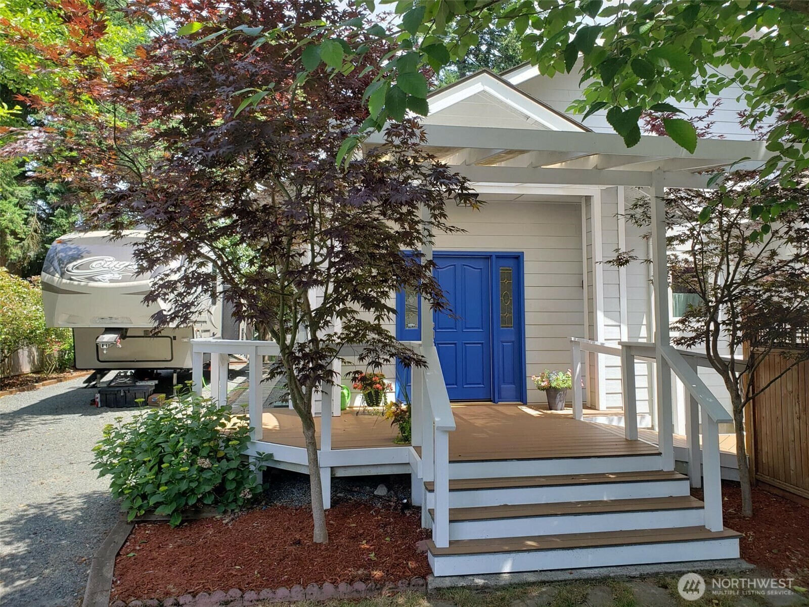 18208  25th Avenue NE  Lake Forest Park WA 98155 photo