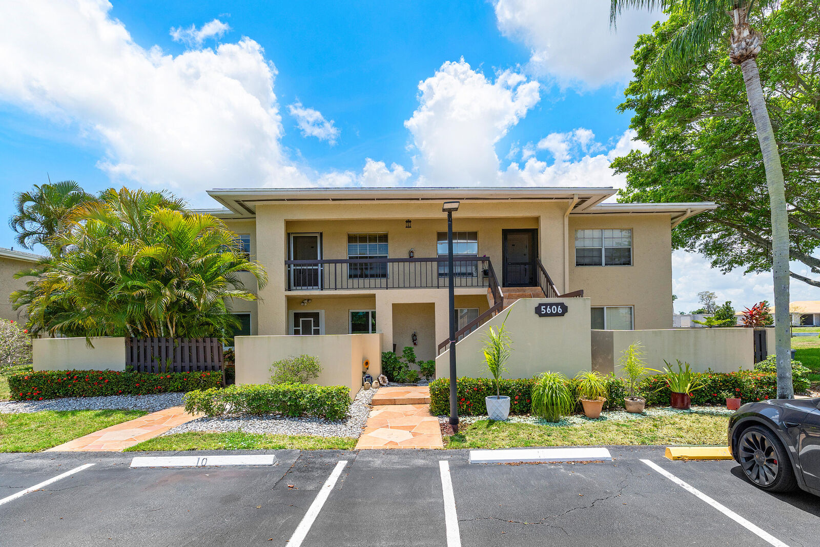 Property Photo:  5606 Via Delray B  FL 33484 