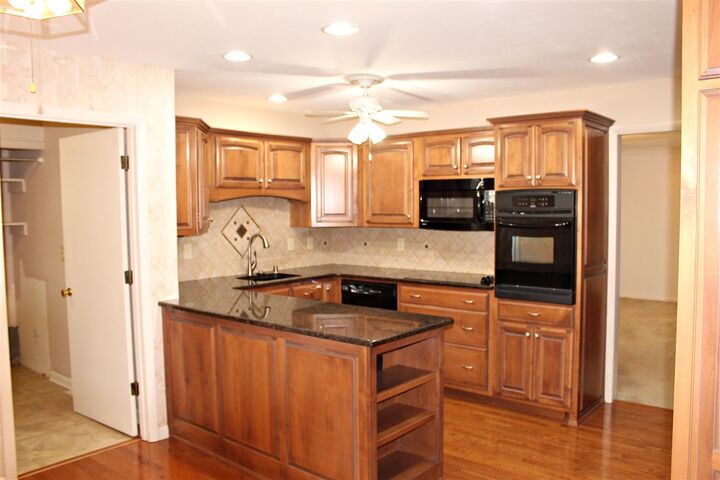 Property Photo:  720 Leslie Avenue  KY 42141 