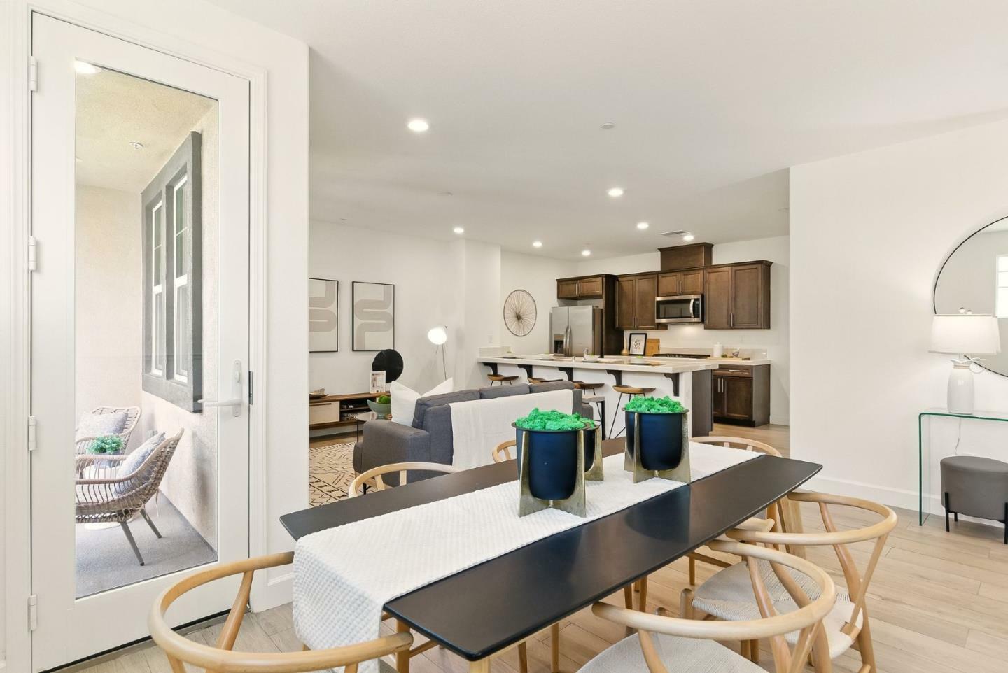 Property Photo: 1033 Gabbiano Lane 3 CA 95131