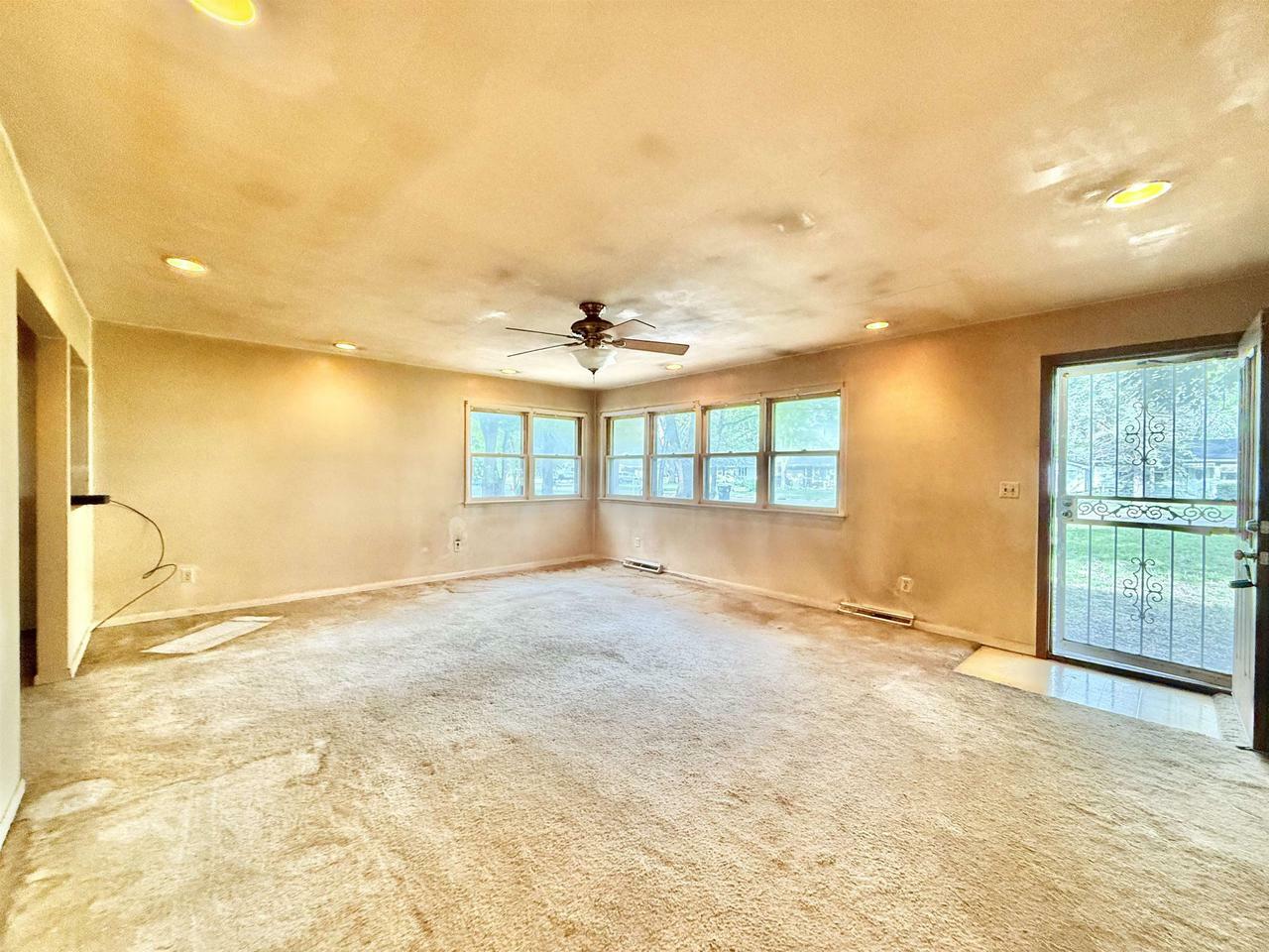 Property Photo: 2523 Sunshine Lane WI 53511