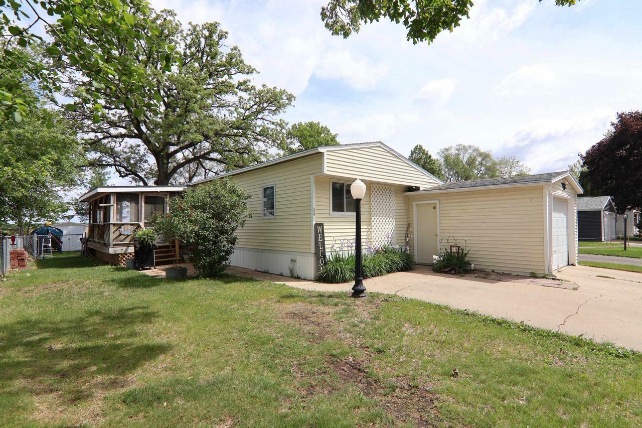 Property Photo: 84 Falling Creek Circle WI 53548