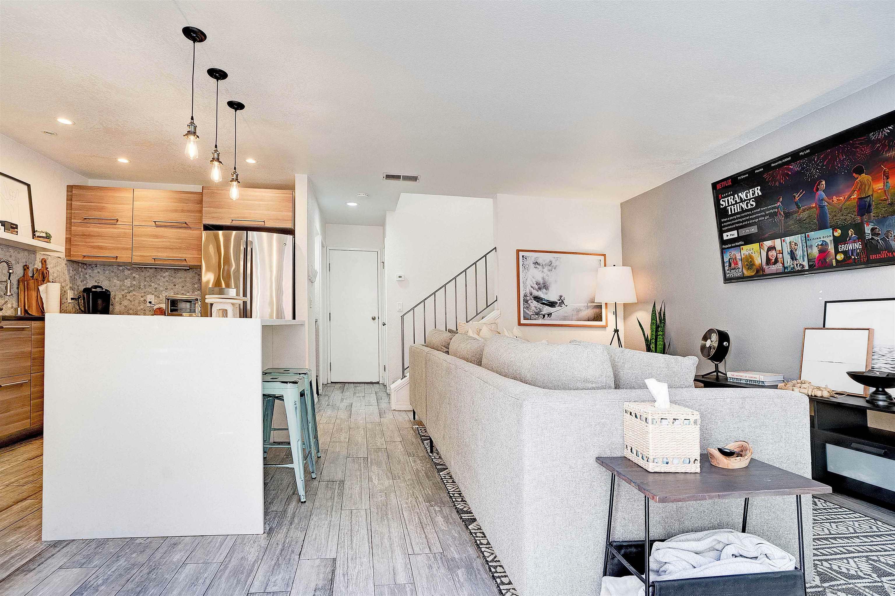 Property Photo: 4771 Jewell St 2 CA 92109