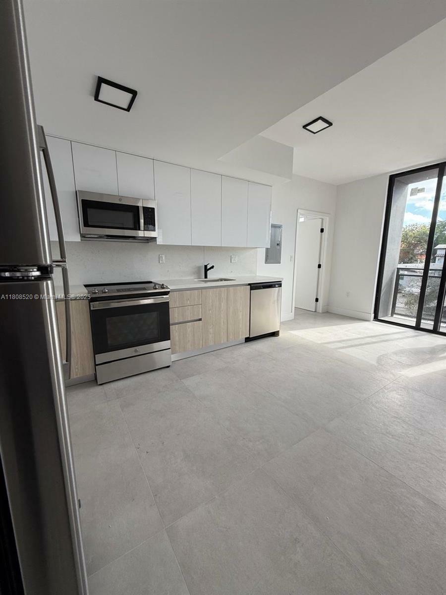 Property Photo: 1547 NW 2nd St 201 FL 33125