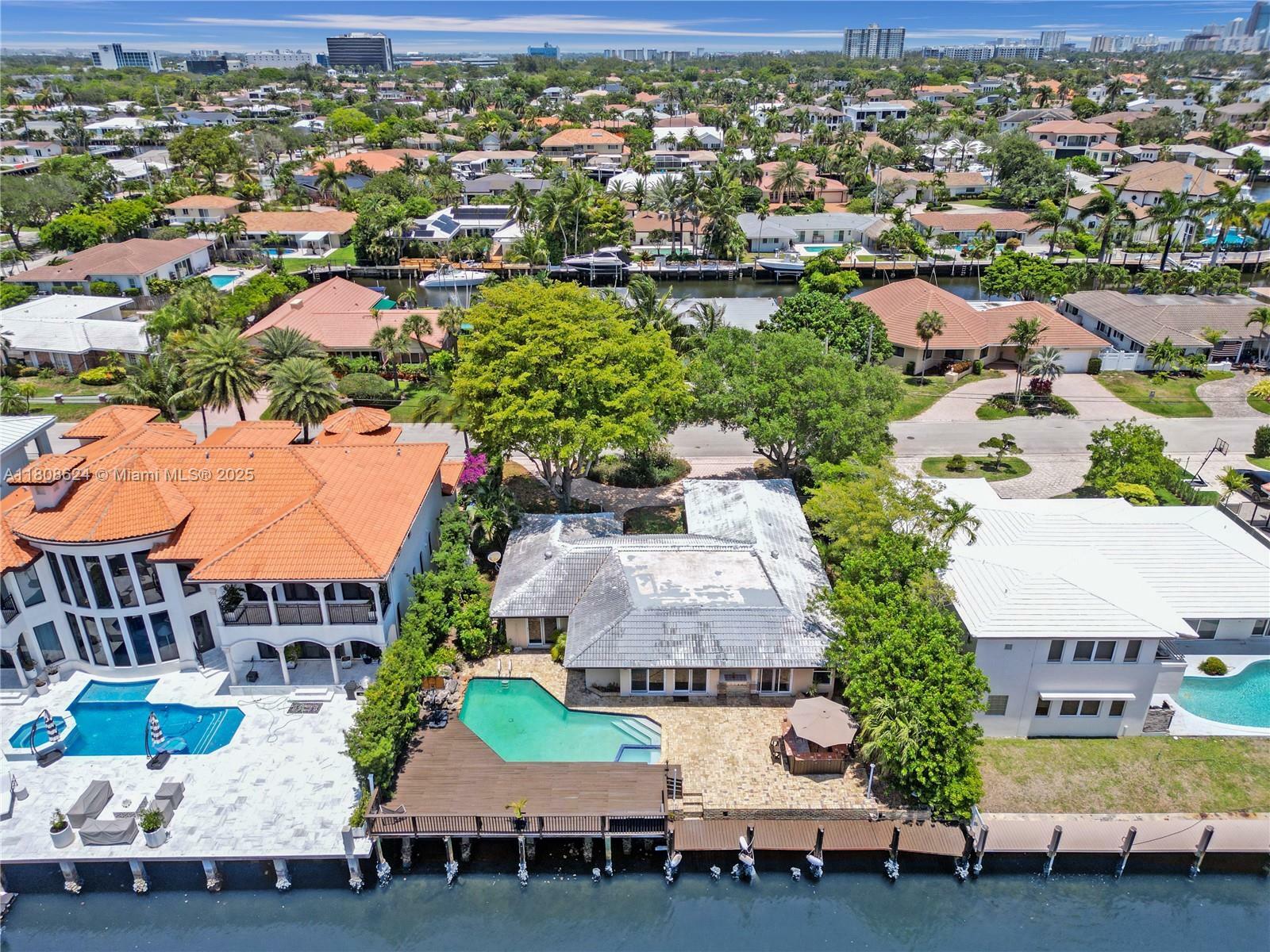 Property Photo:  3100 NE 56th Ct  FL 33308 