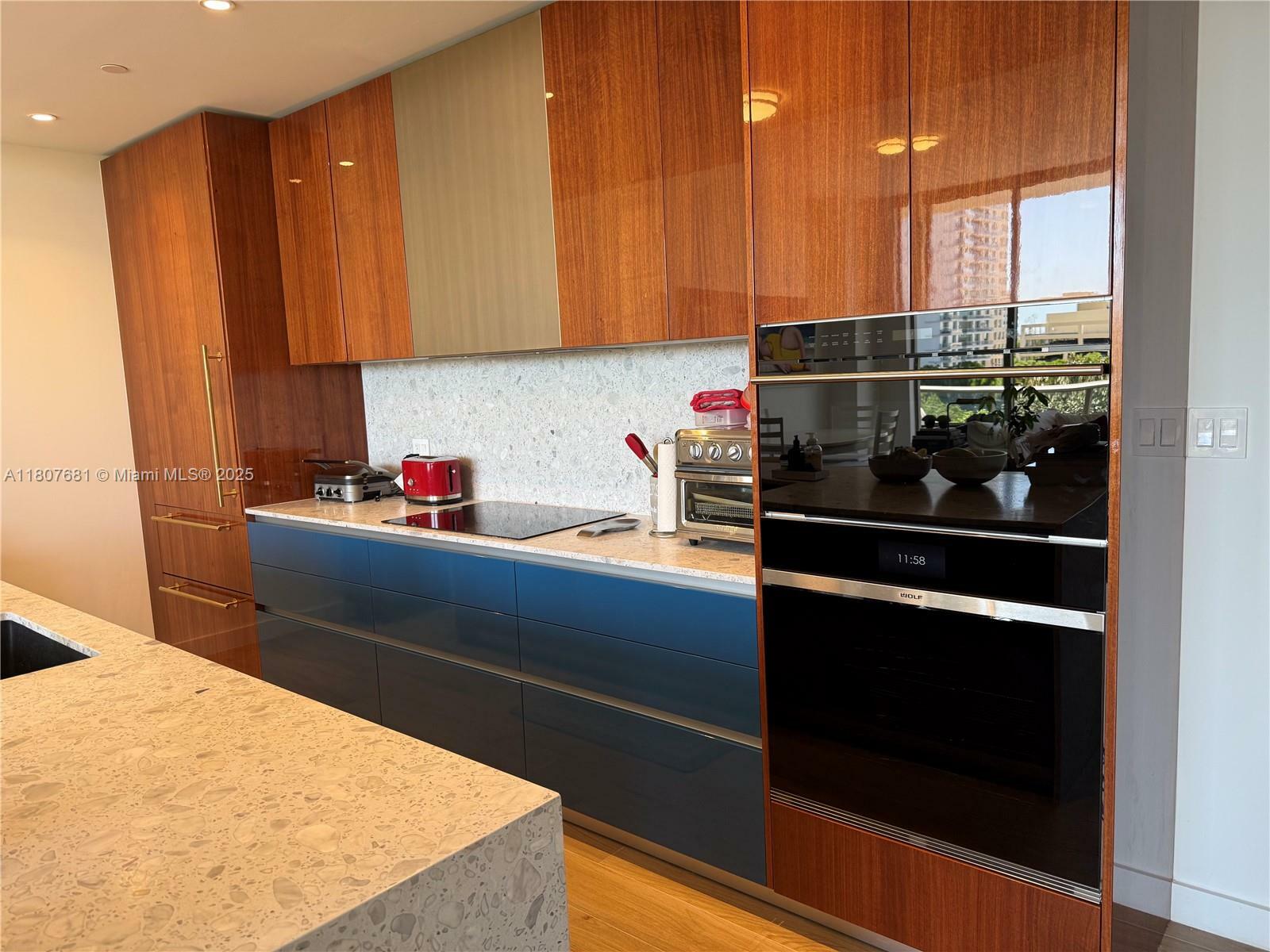Property Photo: 2678 Tigertail Ave 402 FL 33133