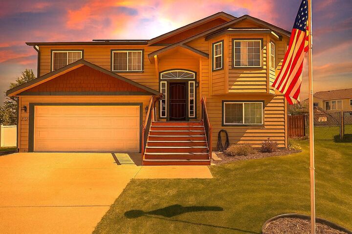 Property Photo:  1517 E First Ct  WA 99006 
