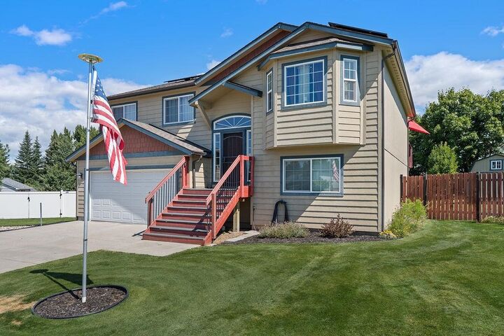 Property Photo: 1517 E First Ct WA 99006