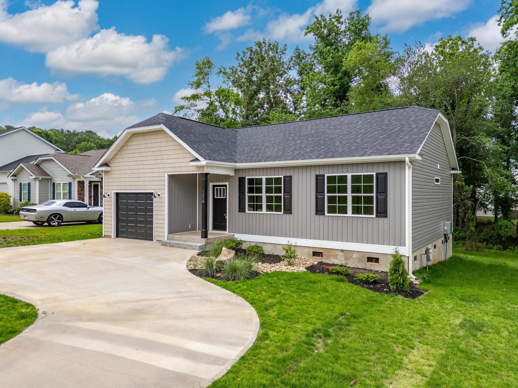 Property Photo: 1328 Shoresbrook Road SC 29301