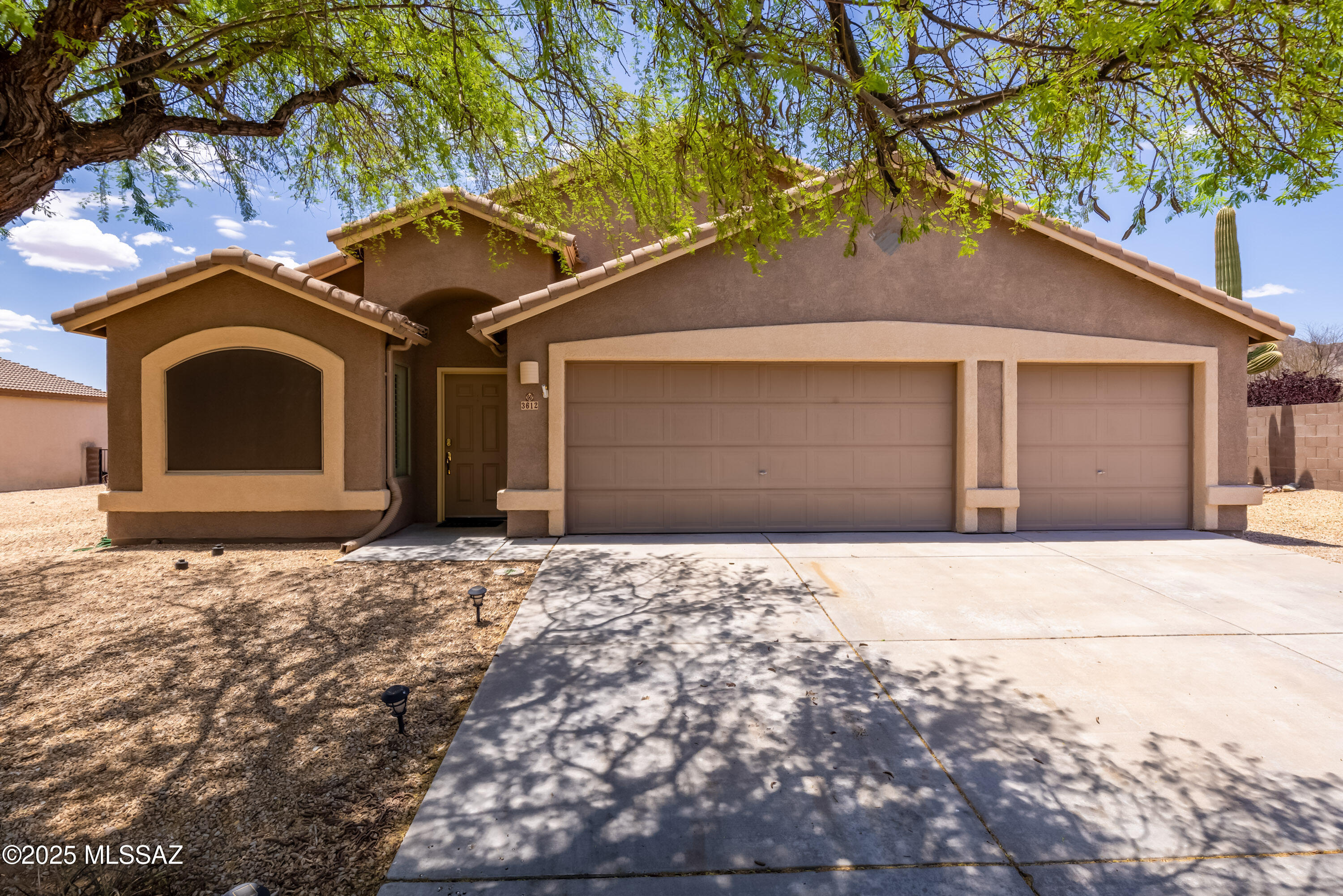 Property Photo: 3612 S Desert Motif Road AZ 85735