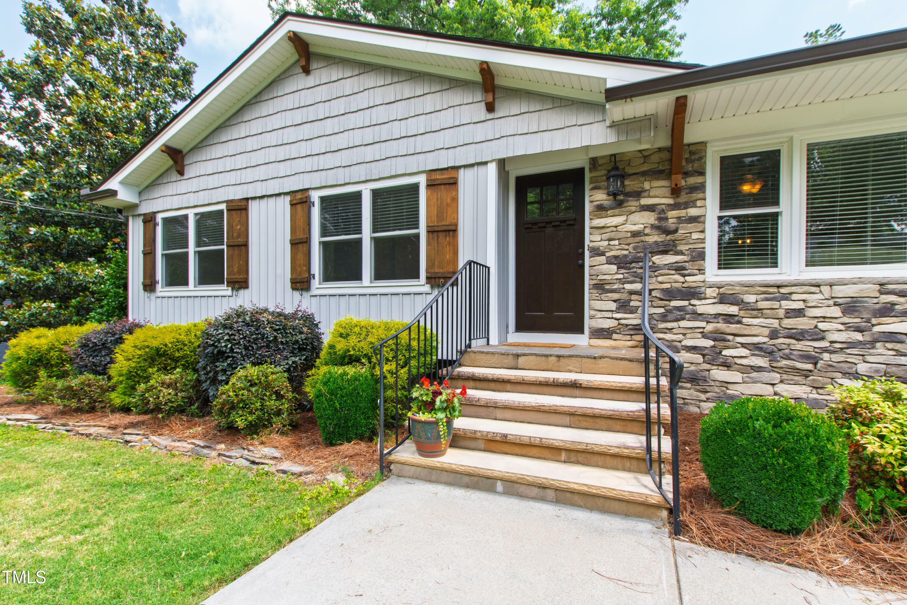 Property Photo: 4906 Lakemont Drive NC 27609
