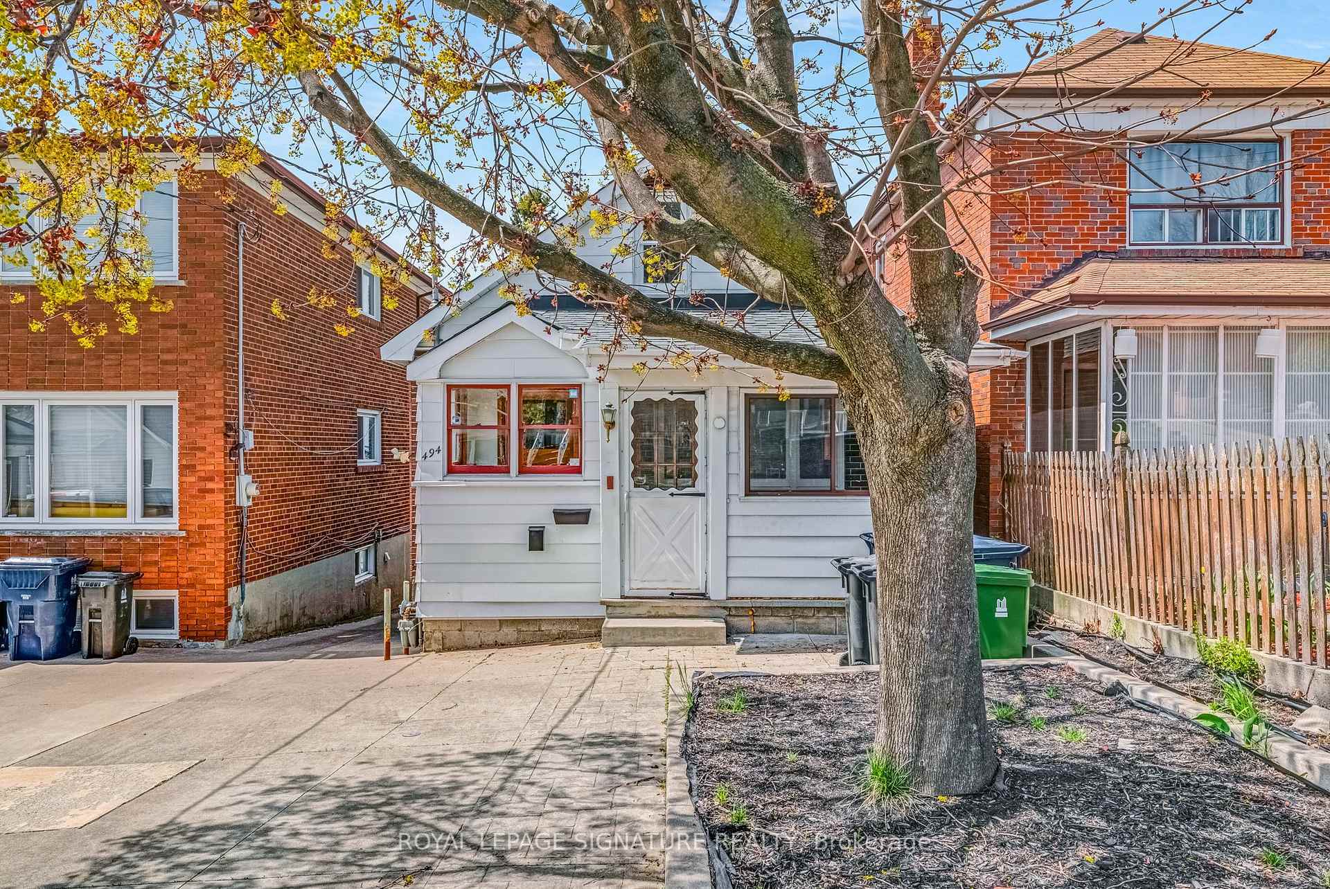 Property Photo: 494 Northcliffe Boulevard ON M6E 3L5