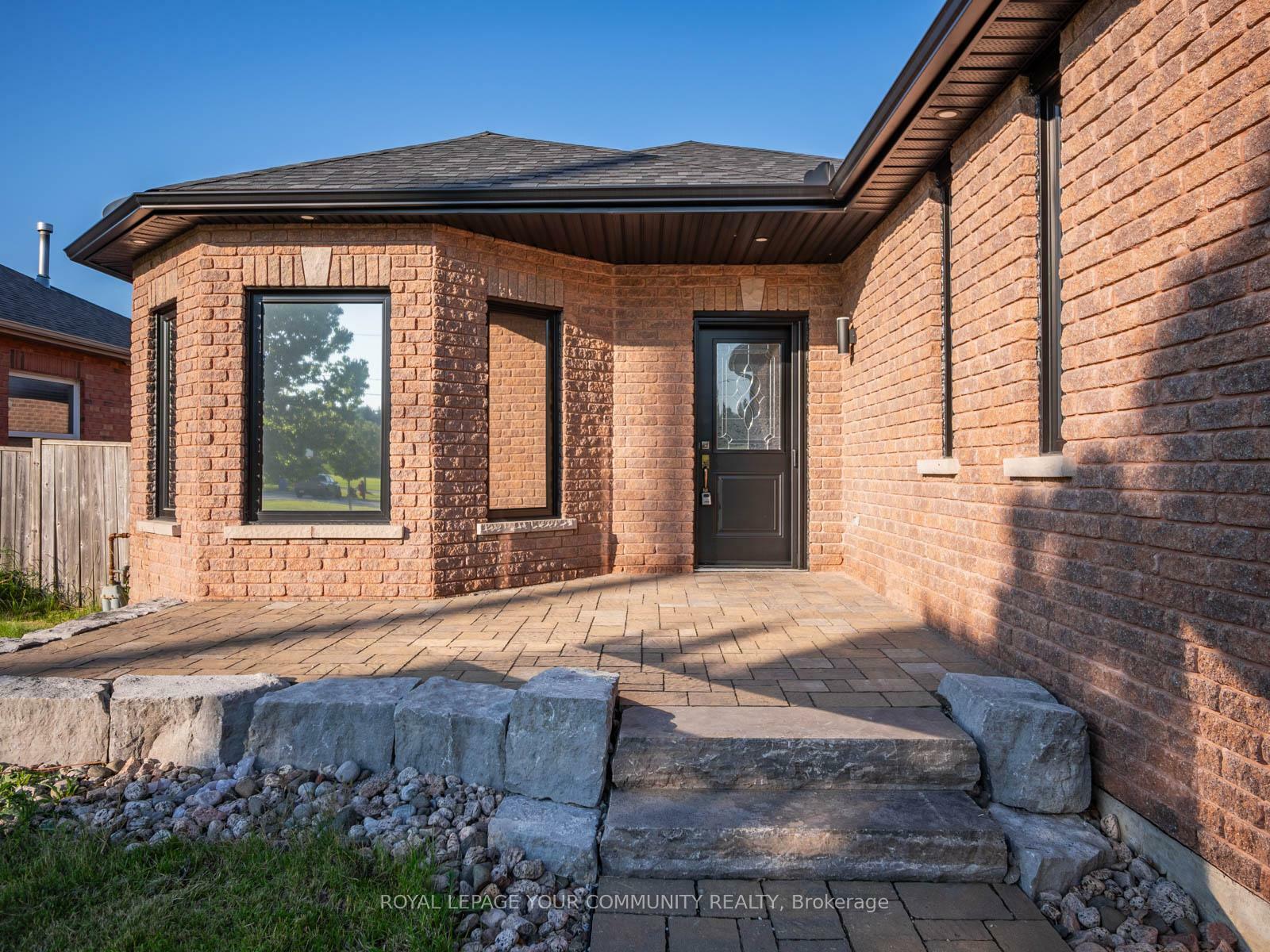 Property Photo: 258 Livingstone Street ON L4M 6N6