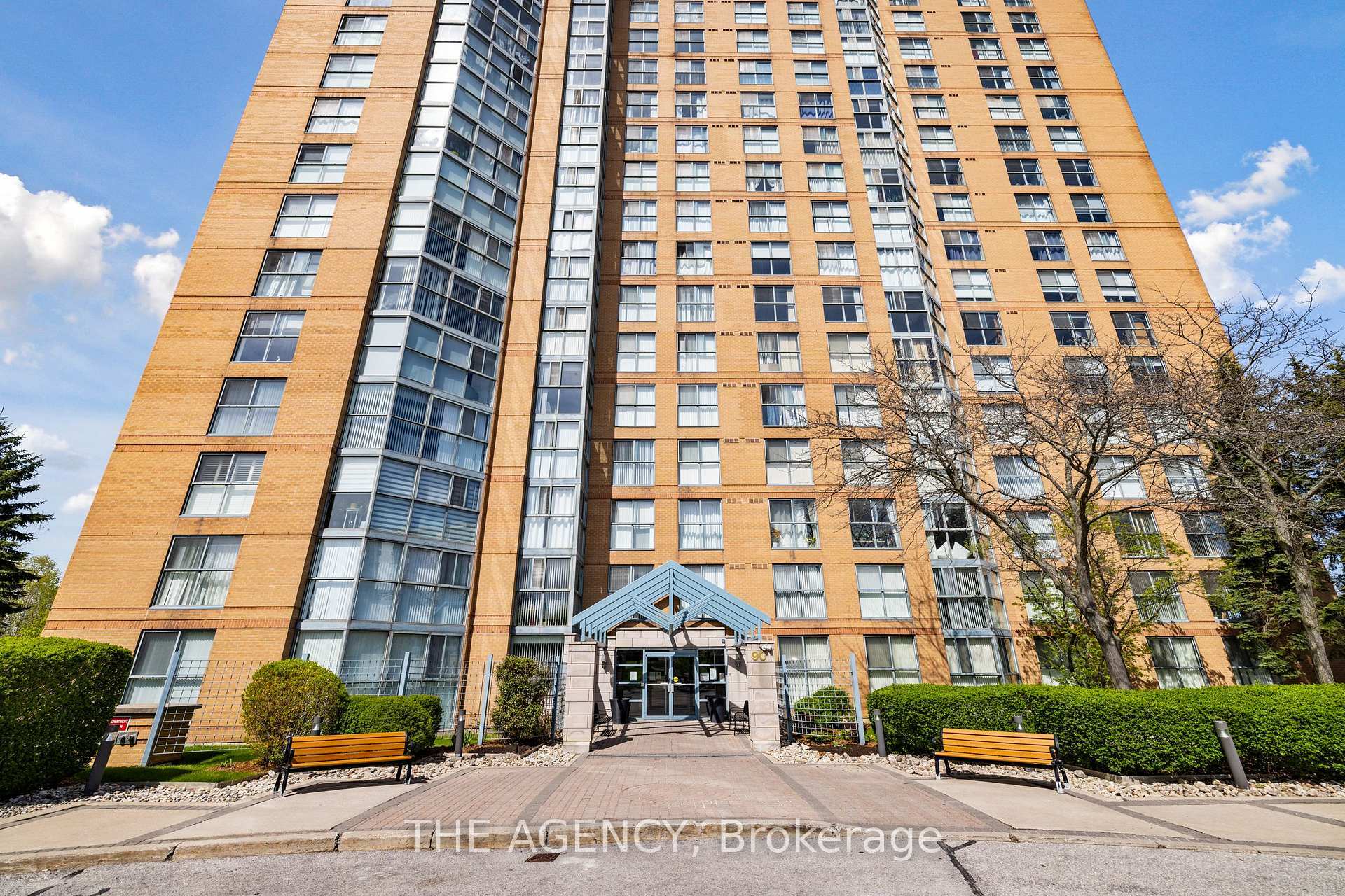 Property Photo: 90 Dale Avenue 301 ON M1J 3N4