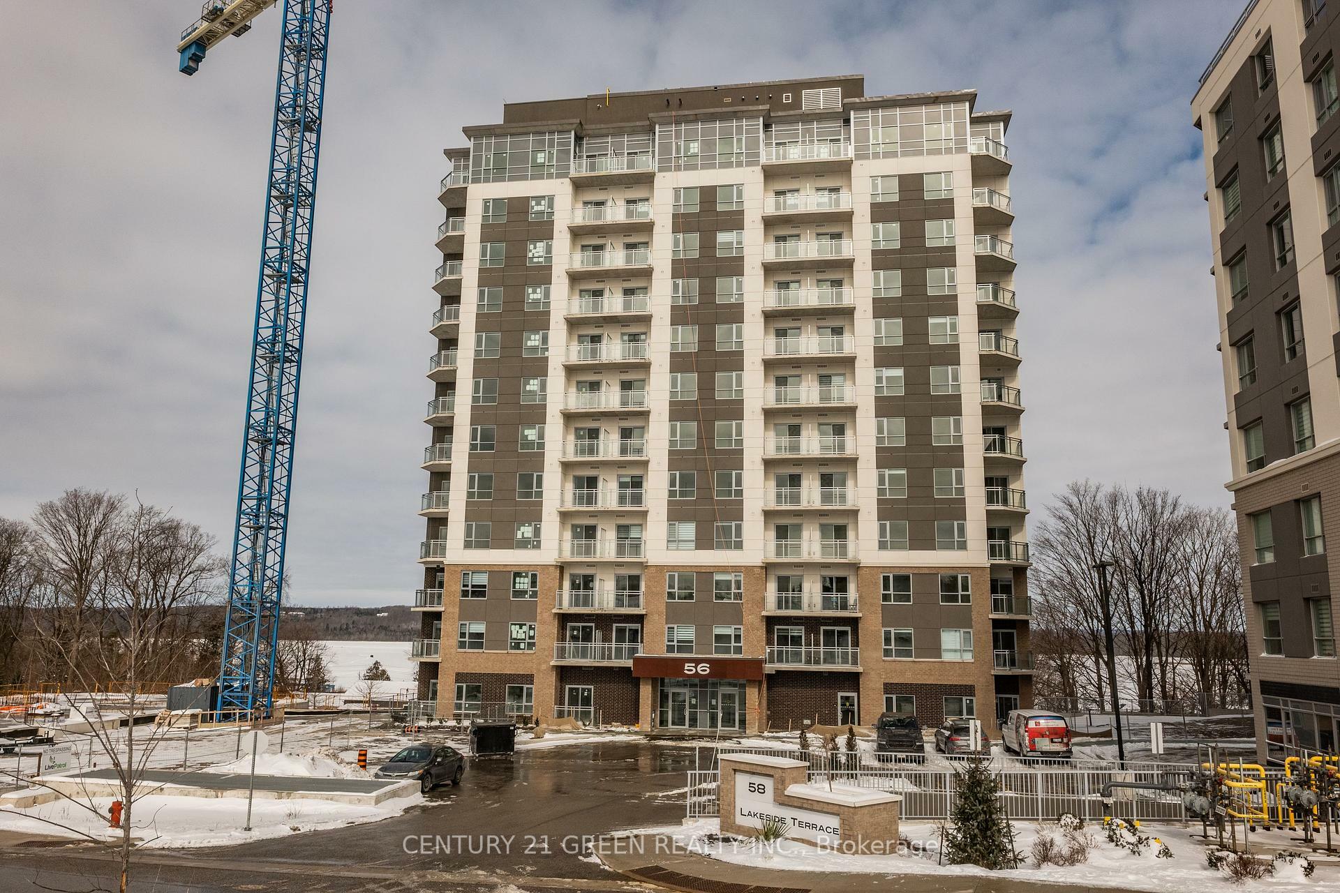 Property Photo: 56 Lakeside Terrace 607 ON L4M 0L4