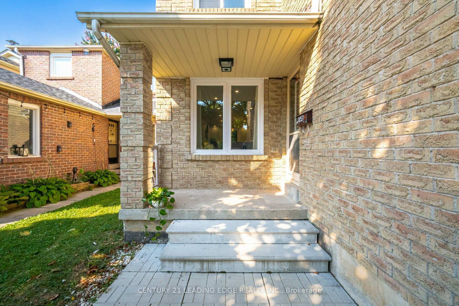 Photo de la propriété:  2853 Monticello Mews Lease  ON L5N 4A2 