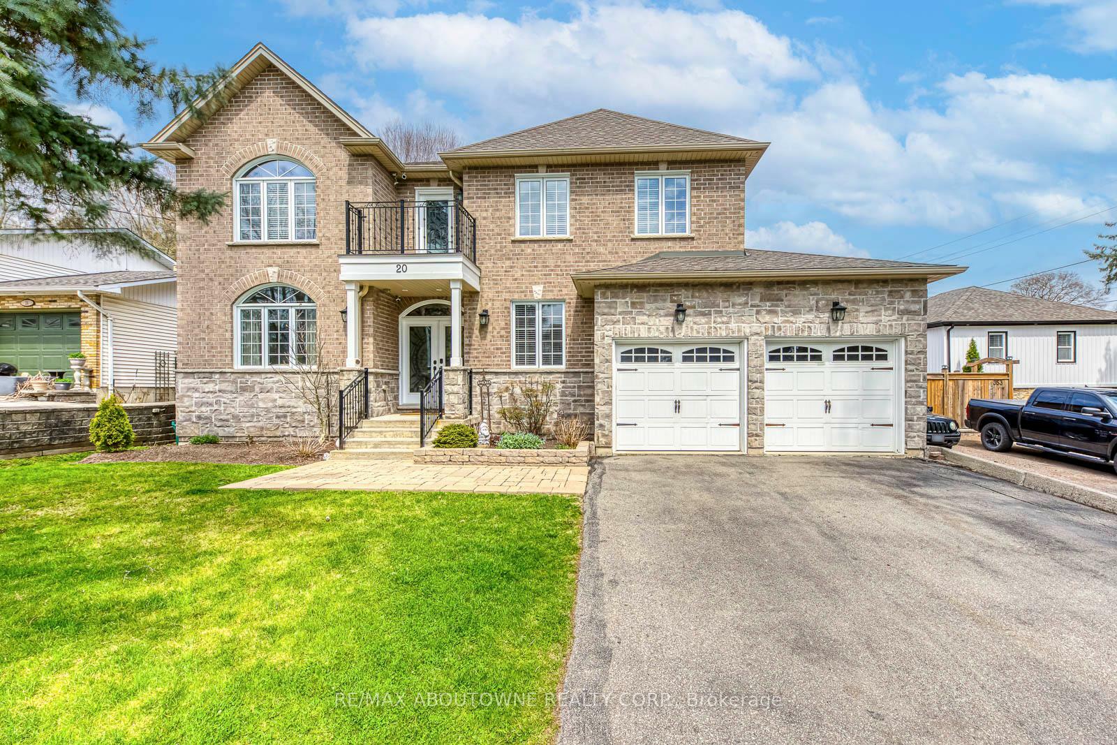 Property Photo: 20 Vinegar Hill Street ON L0R 2H0