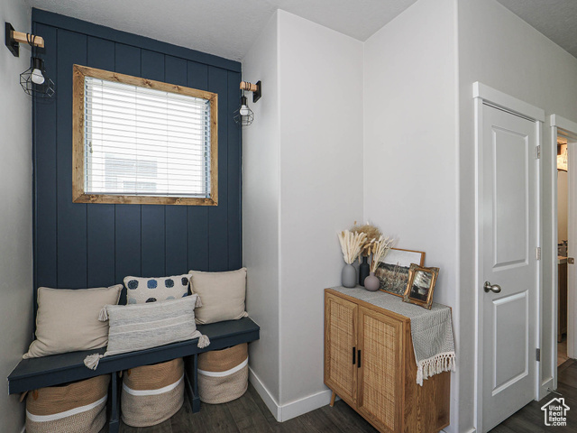 Property Photo: 957 W McKenna Rd UT 84065