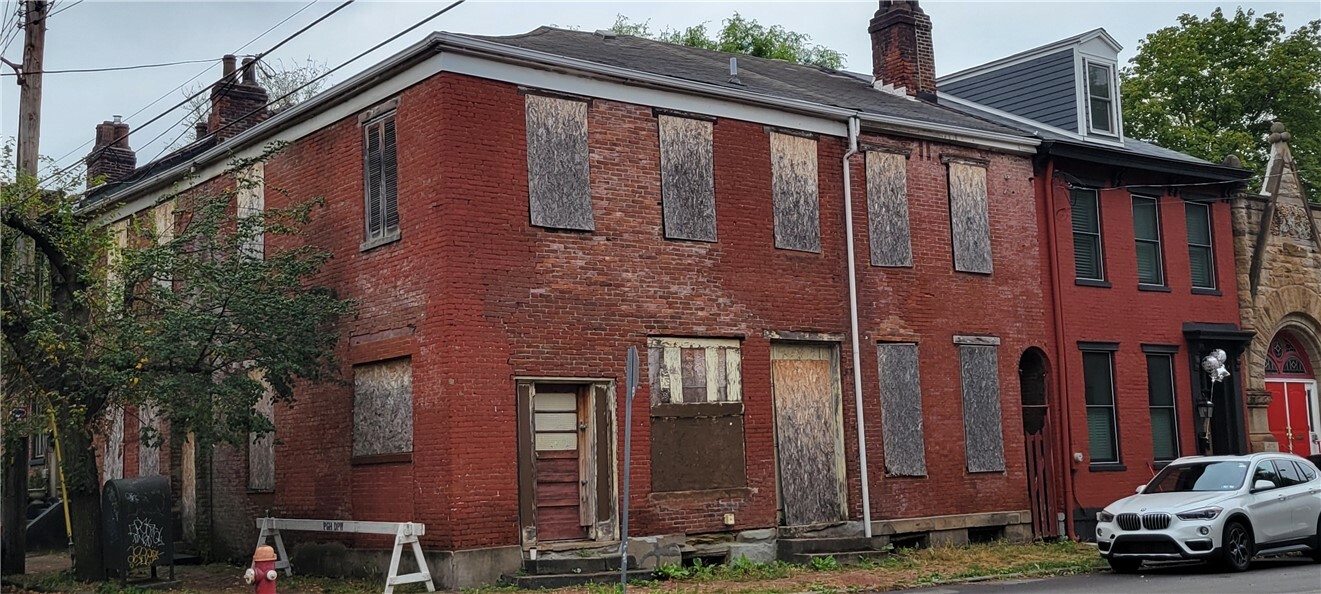 Property Photo: 1244 Buena Vista St PA 15212
