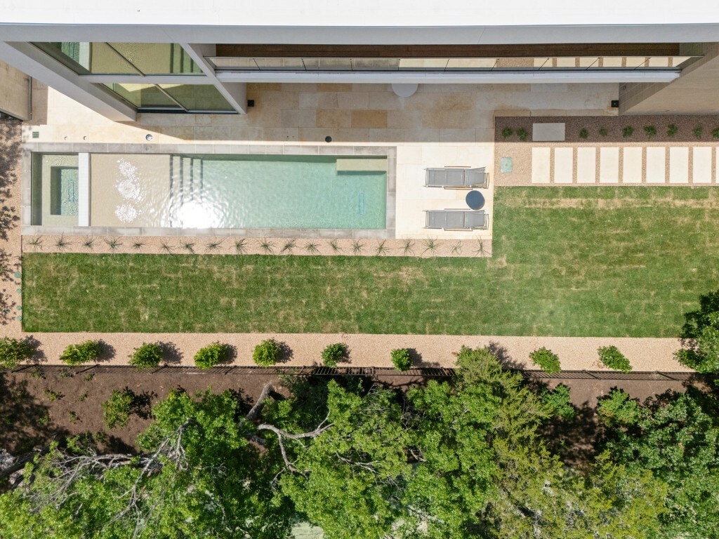 Property Photo:  1812 Basin Ledge E  TX 78746 