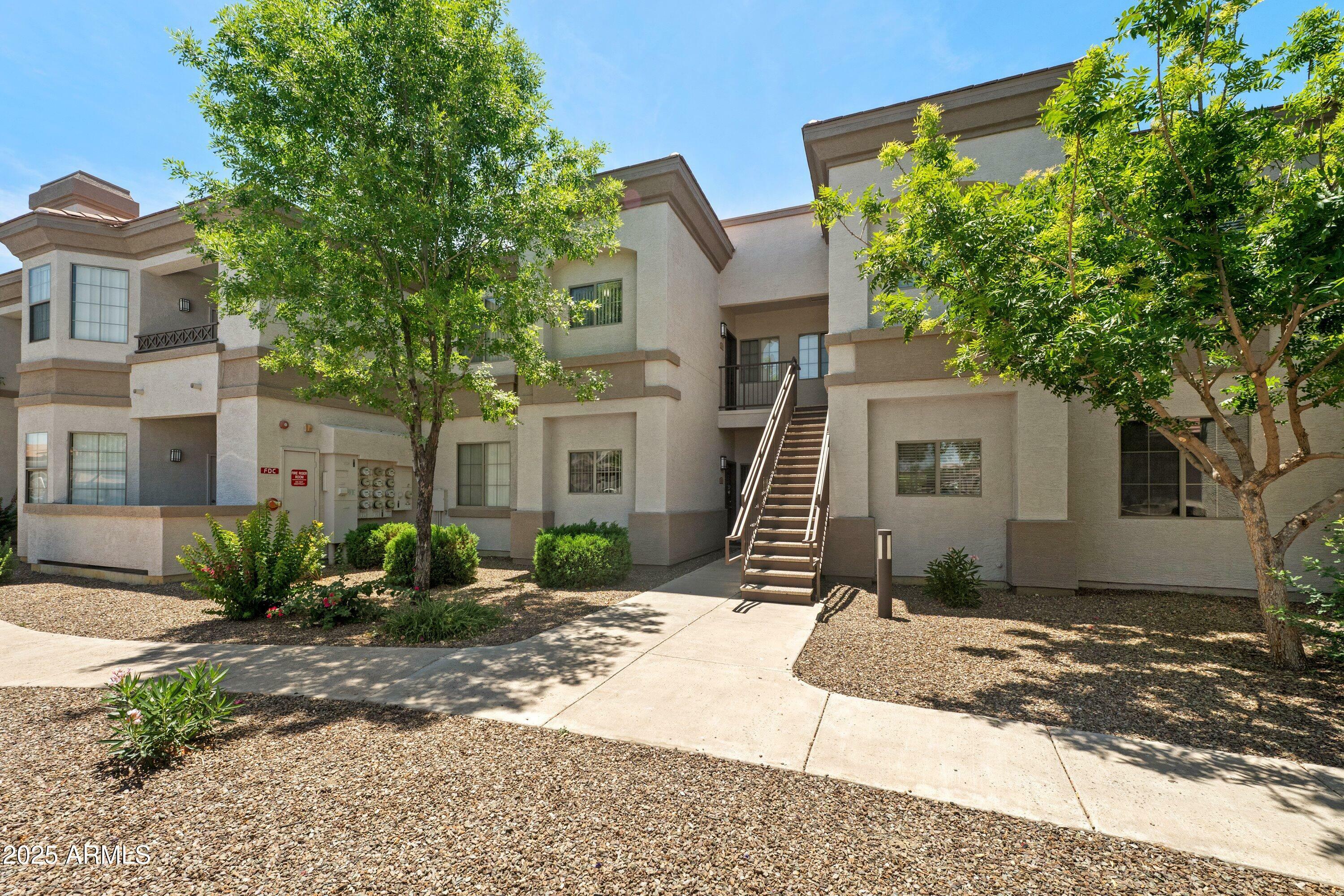 Property Photo: 1941 S Pierpont Drive 2015 AZ 85206
