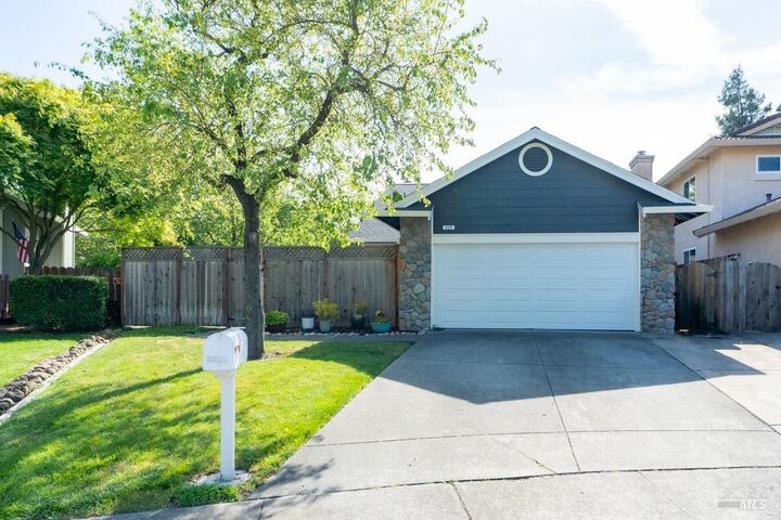 829 Winton Drive  Petaluma CA 94954 photo