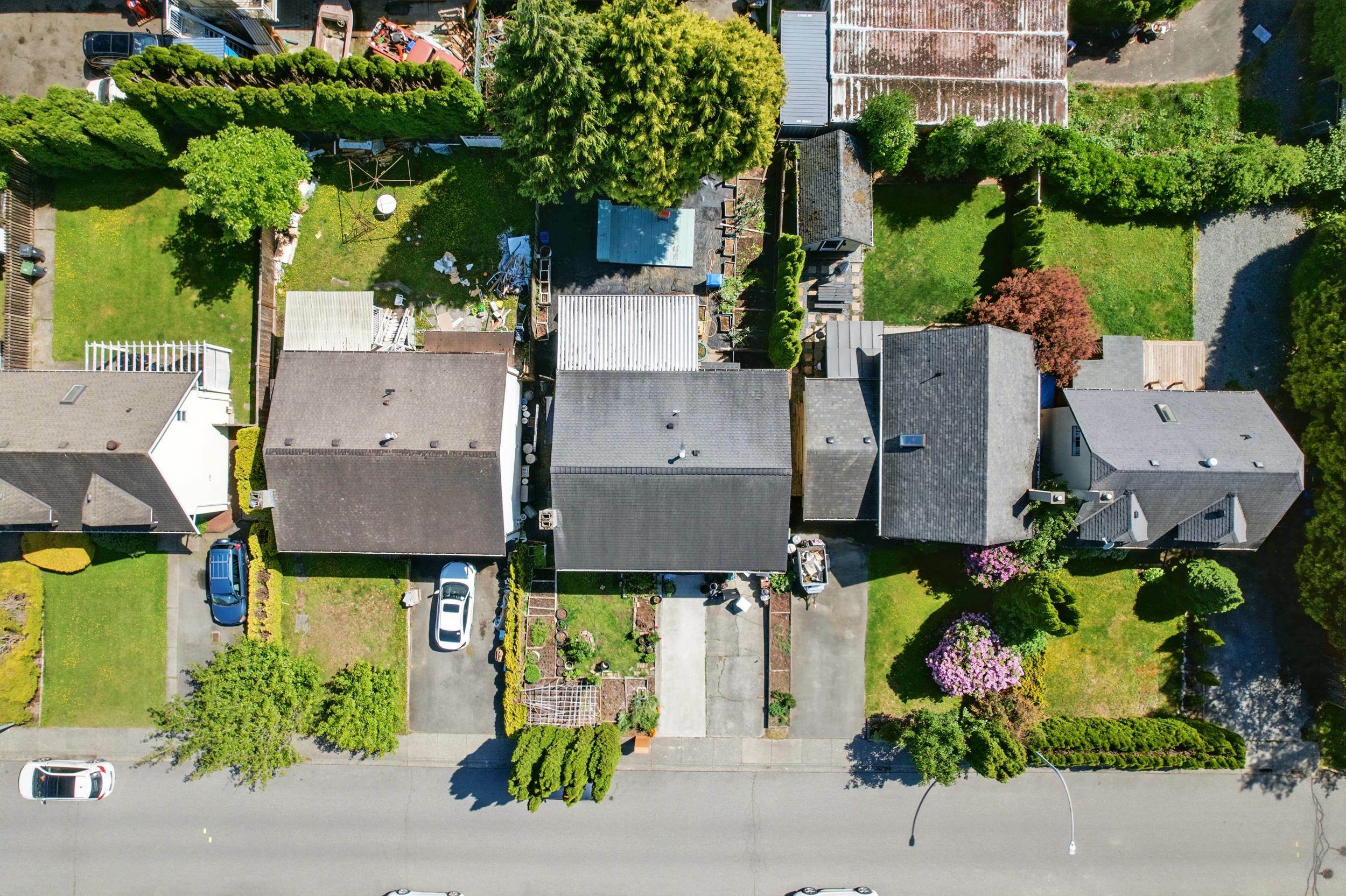 Property Photo: 27522 31A Avenue BC V4W 3L2