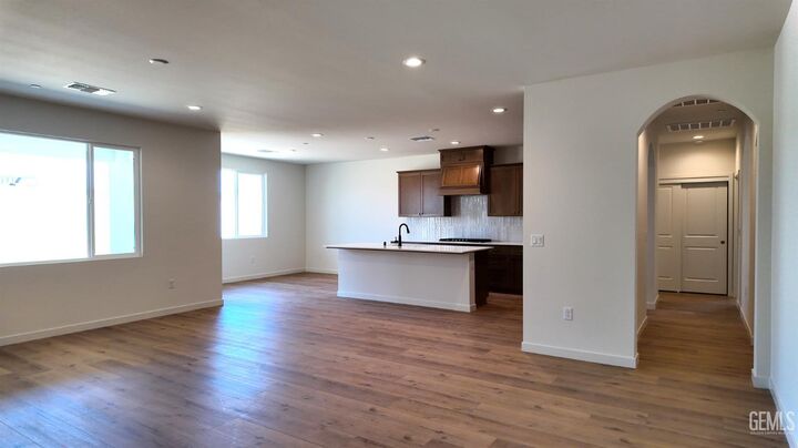 Property Photo:  12812 Kinnick  CA 93311 