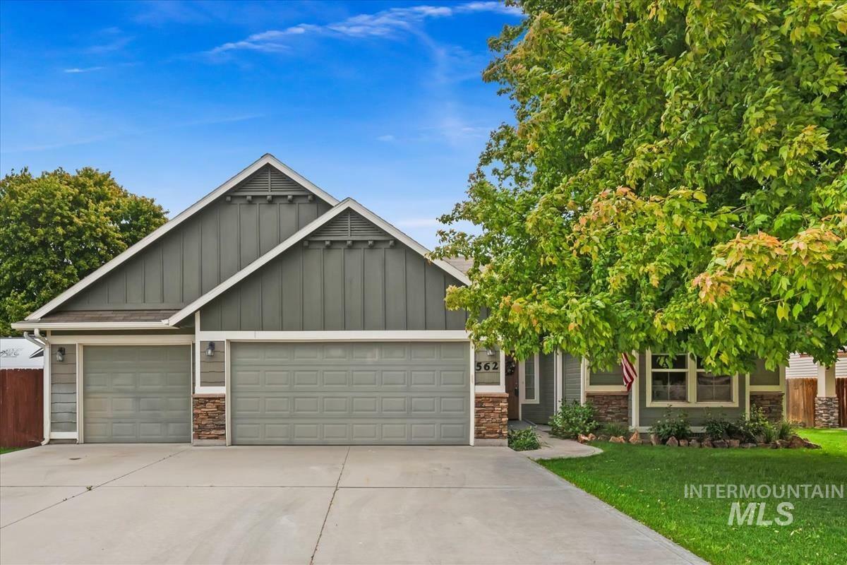 Property Photo: 562 Castle Rock Ave ID 83644