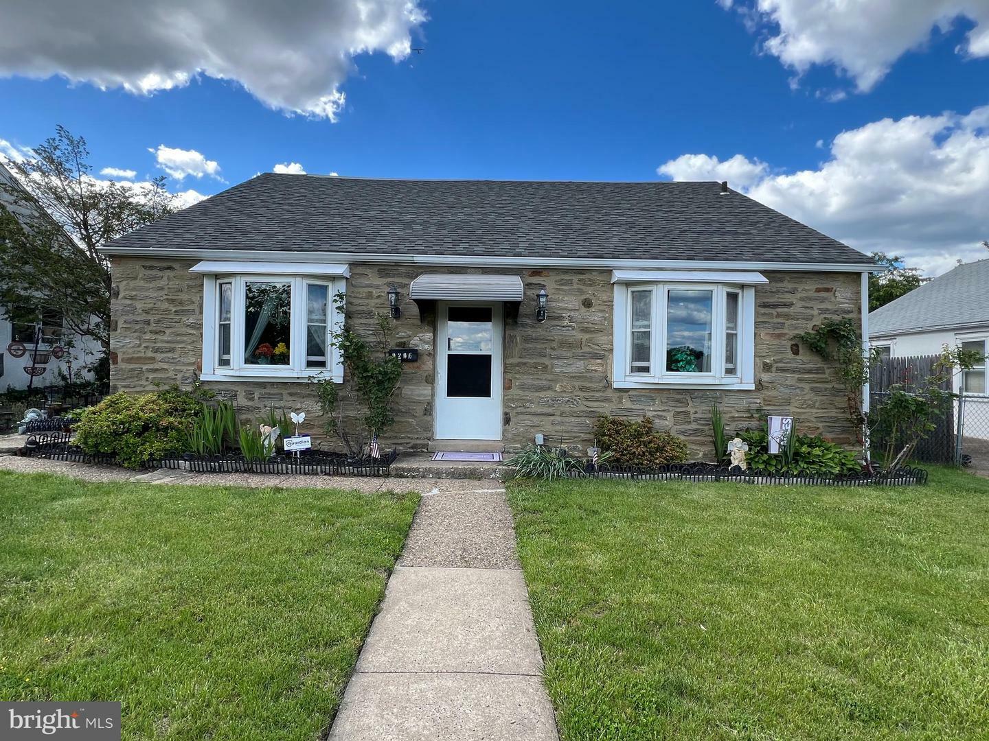 Property Photo: 9206 Horatio Road PA 19114