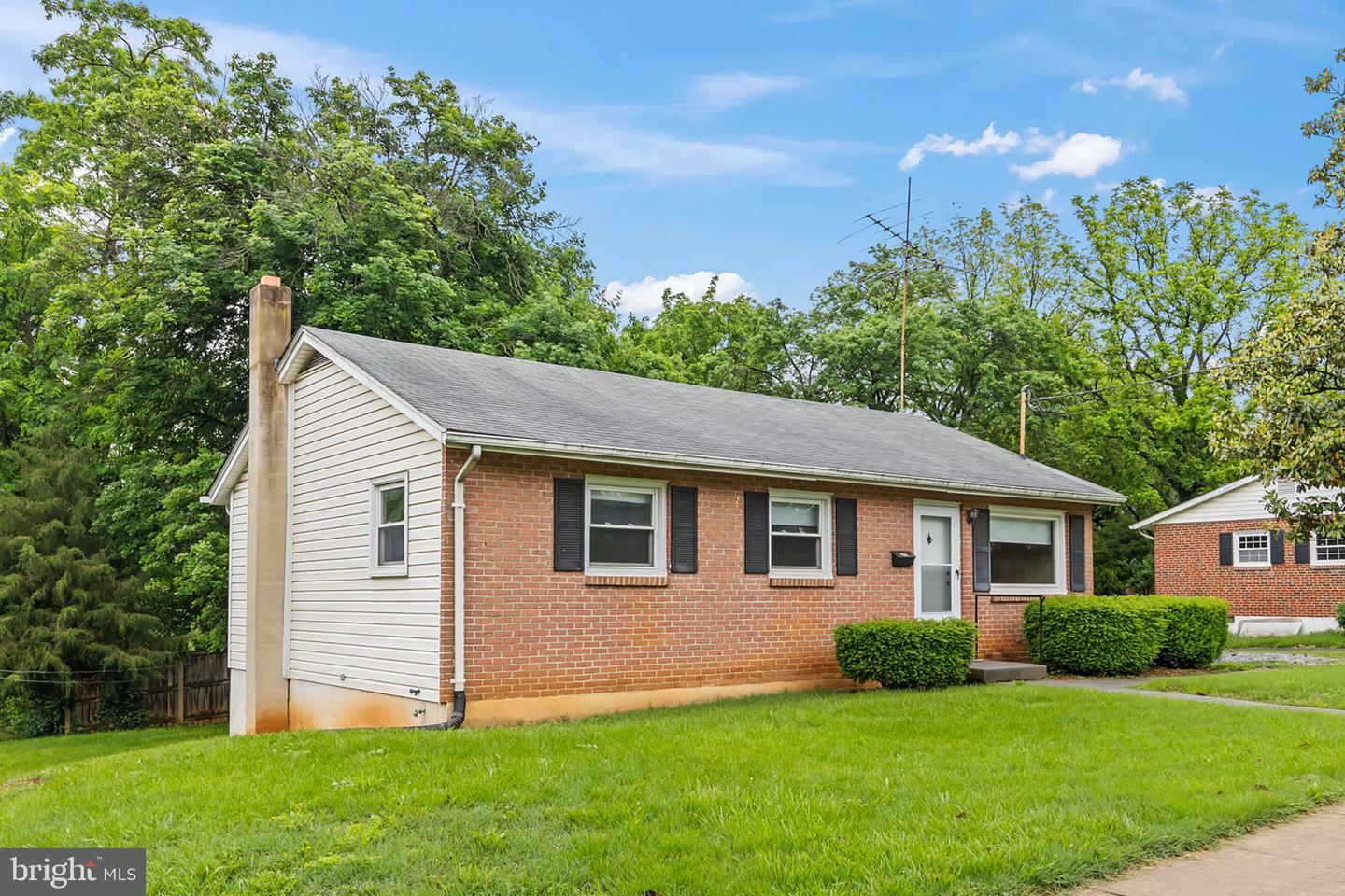 Property Photo: 311 S Buckmarsh Street VA 22611