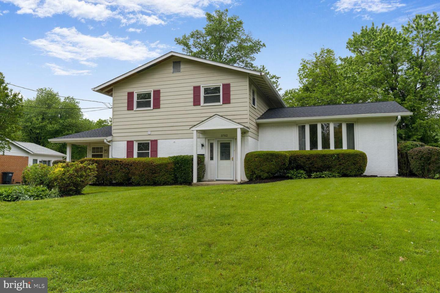 Property Photo: 3702 Forest Grove Drive VA 22003