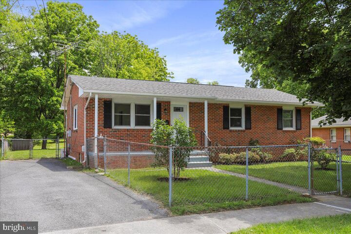 Property Photo: 12 Montague Circle VA 22601
