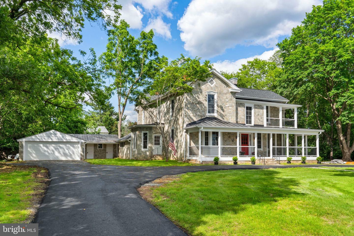 Property Photo: 105 E Washington Street VA 22734