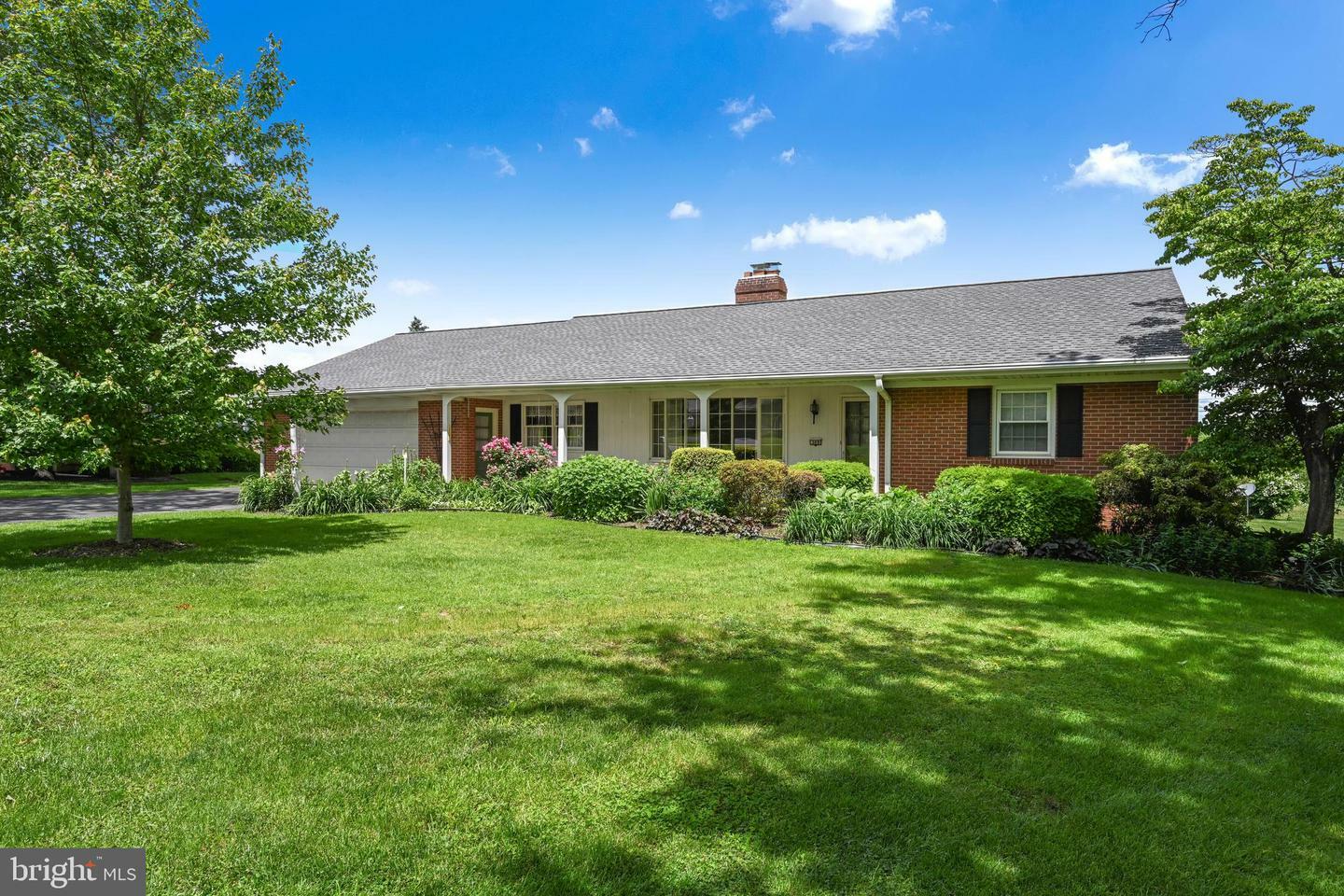 Property Photo: 309 Wynwood Drive PA 17584