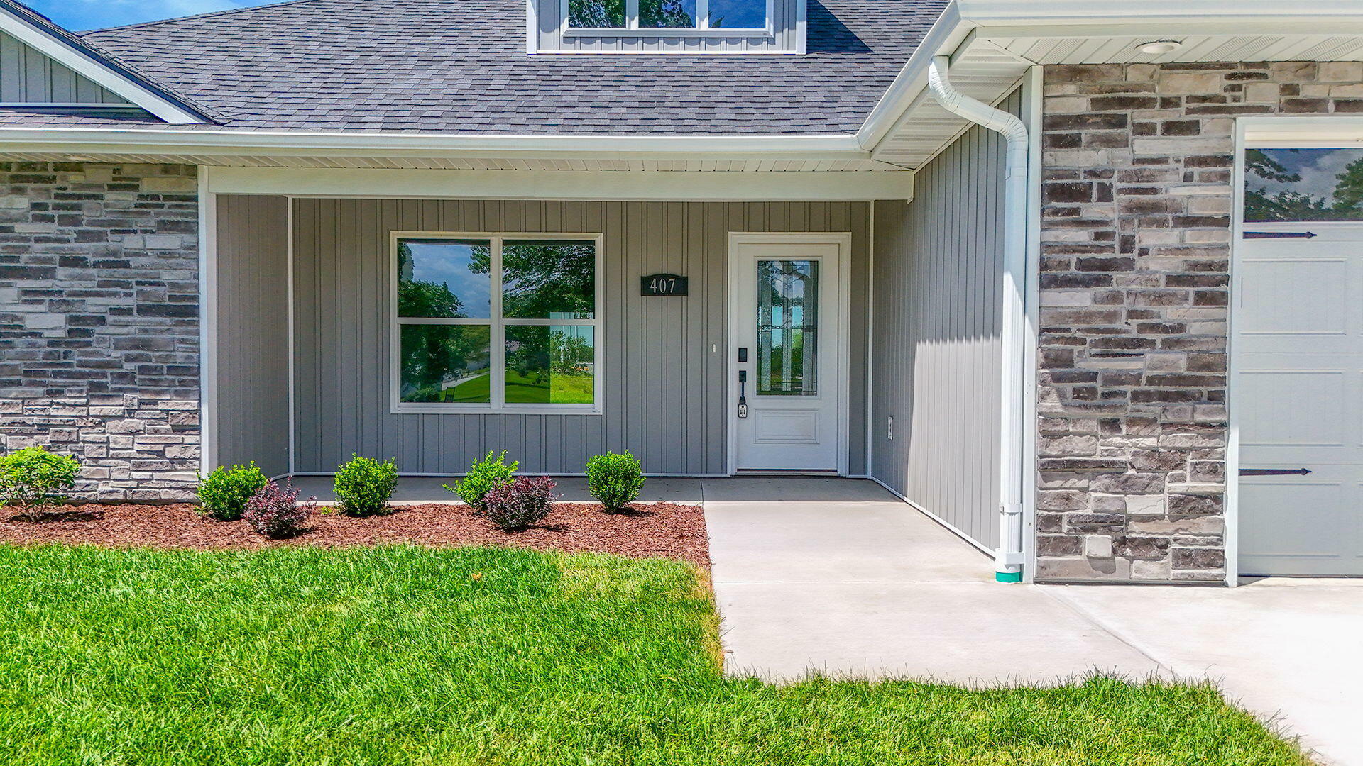 Property Photo: 407 W Francis St MO 65284