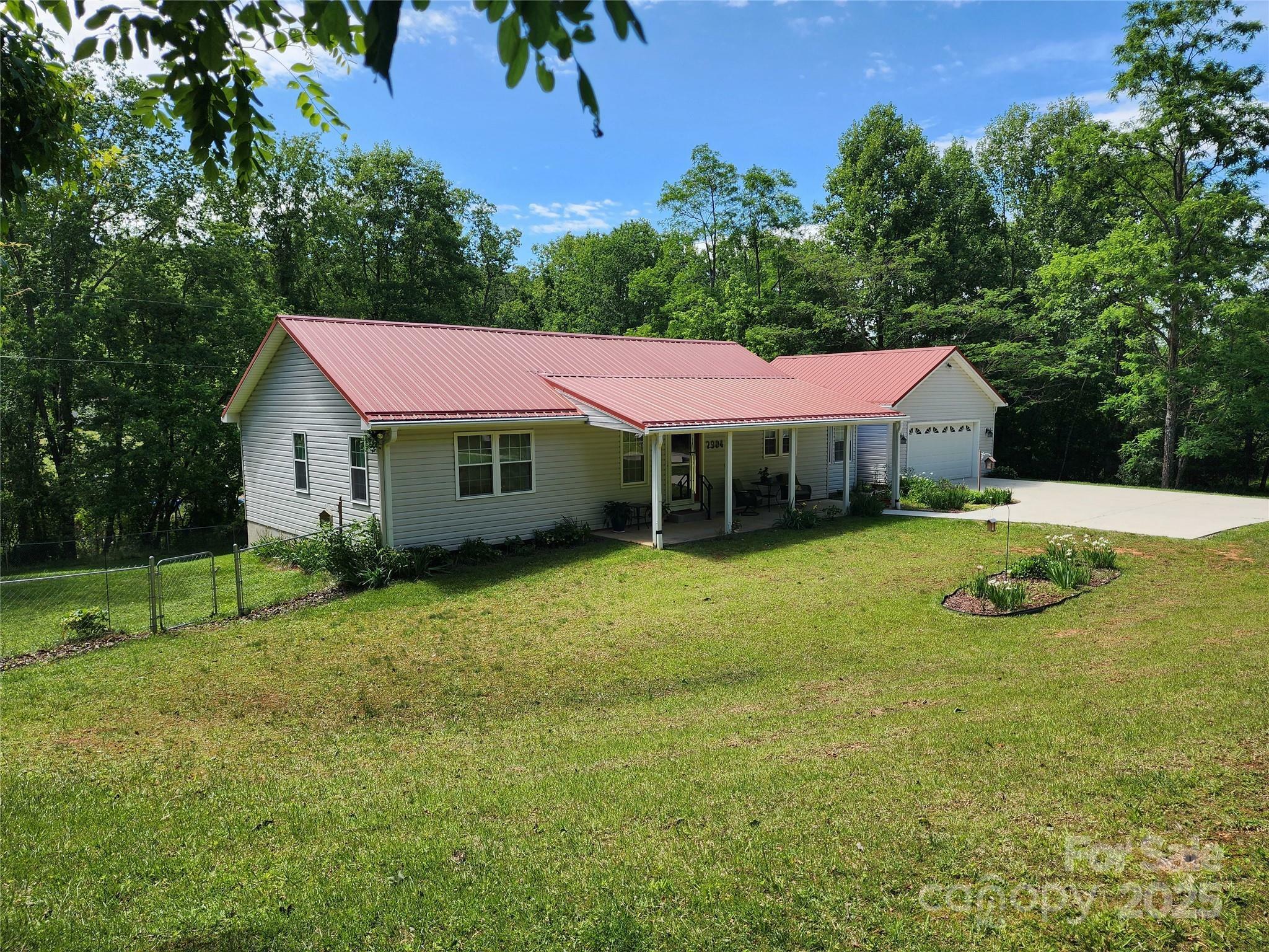 Property Photo:  2904 E Brocktown Road  NC 28654 