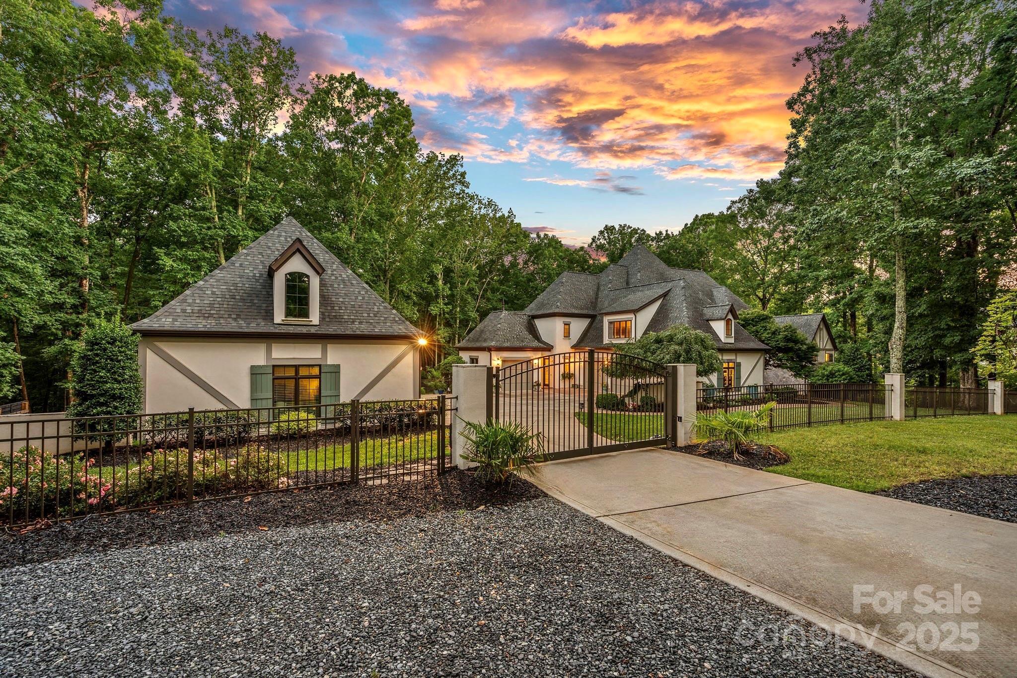 Property Photo: 10300 Sweetleaf Place NC 28278